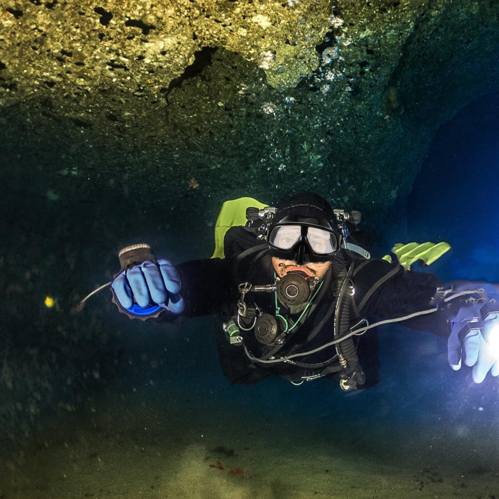 Máscara de Buceo de Silicona Negra con Correa Ajustable para Adultos | Piscina y Submarinismo, Sello Estanco, Ajuste Cómodo, Diseño de Visión Amplia, Equipo Acuático