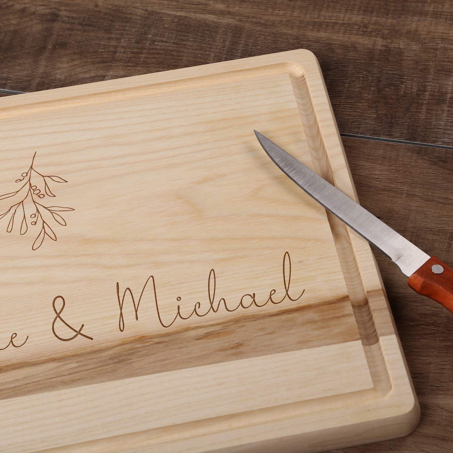 FORYOU24 Holz Schneidebrett hell mit Gravur Motiv 08 - personalisiert mit Wunsch-Namen Küchenbrett graviert als Geschenkidee zur Hochzeit