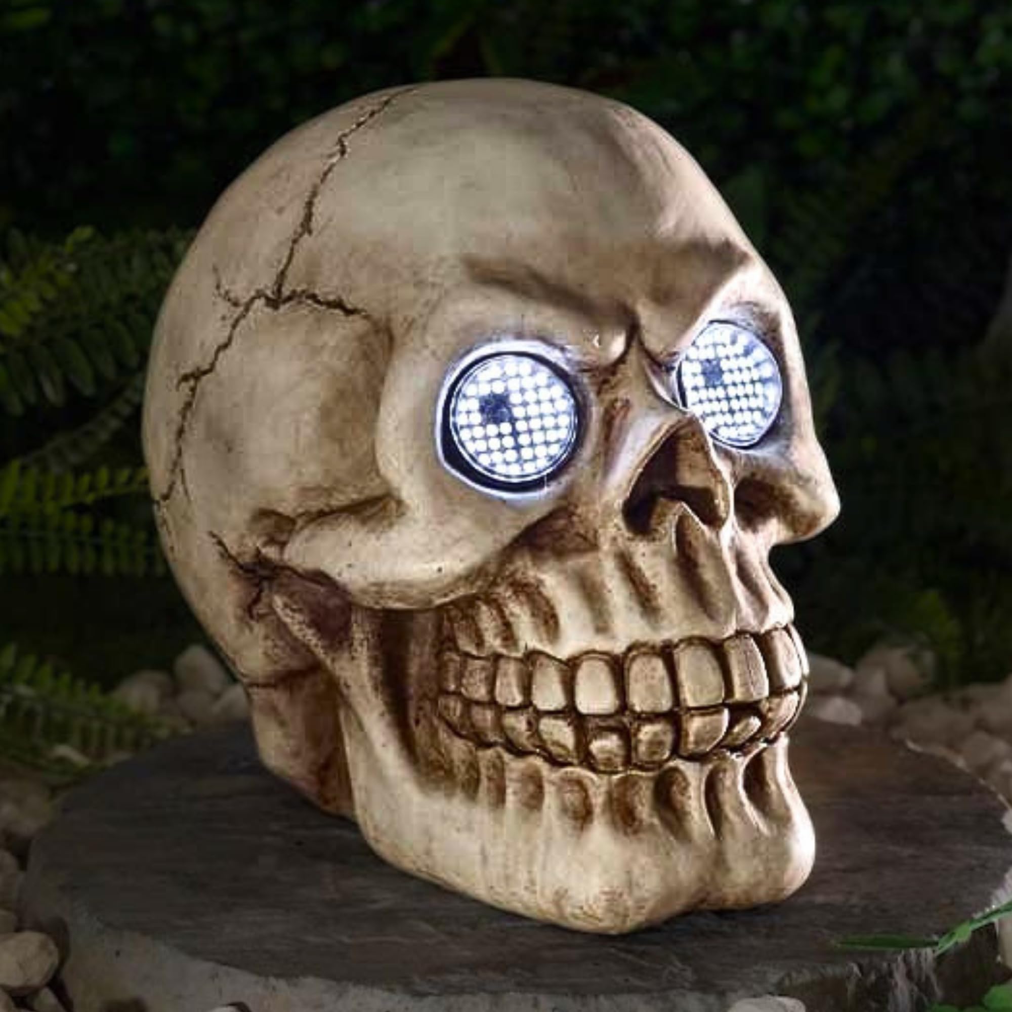 LED Halloween Skull Light - 21cm Blinking Eyes Animated Garden Ornament โ image 1