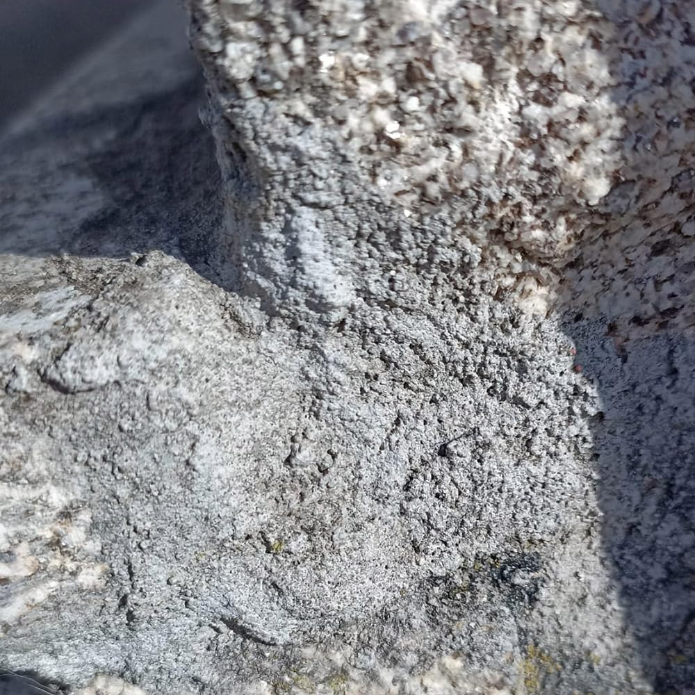 Mortero Acrílico con Áridos Gris 5kg Sellador Antihumedades | Sella grietas y juntas de baldosas y azulejos. Impermeabiliza suelos, fachadas y muros exteriores. Elástico y resistente.
