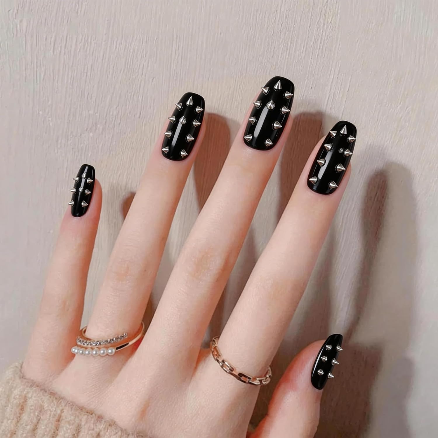 600Pcs Silver Cone Spike Nail Studs, 3D Metal Nail Charms for Nail Art, Punk Gothic Nail Accessories Alloy Rivets Decorations for DIY Jewelry Manicure Supplies