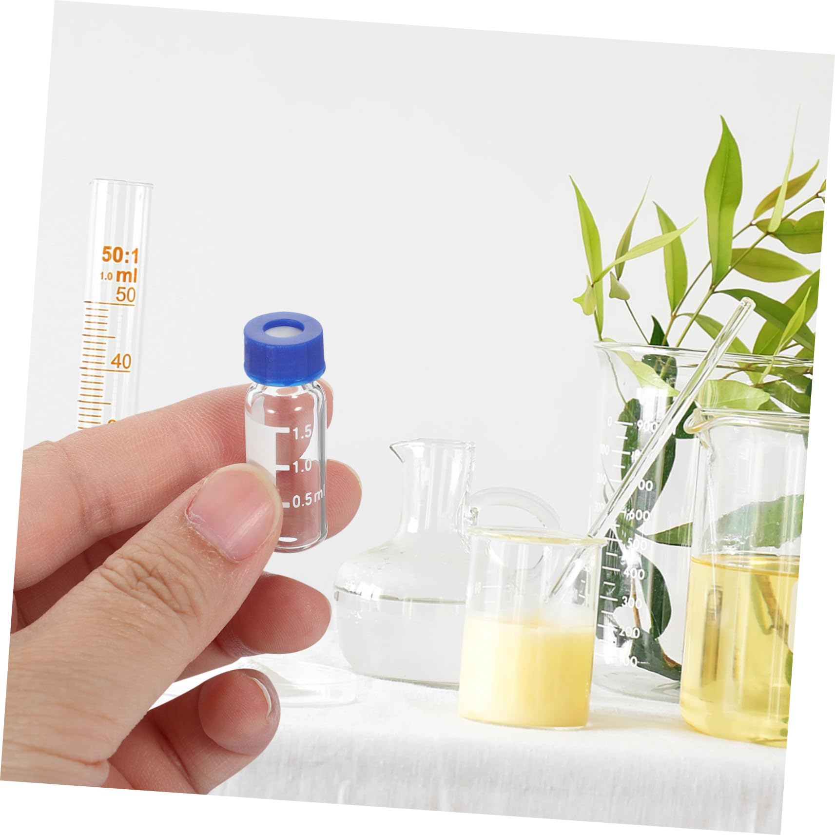VALICLUD Pequeños Frascos de Vidrio Tapa de 2 Ml 100 Unidades Graduados Tapón de Goma Butílica y Tapa Superior para Almacenamiento de Líquidos y Muestras Laboratorio