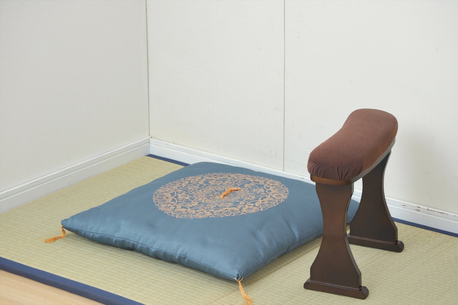 脇息　収納付き Amazon.co.jp: 山善(YAMAZEN) 脇息(きょうそく) 幅15.5×奥行42