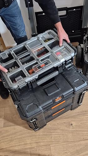 Keter ROC Pro Gear - Caja de almacenamiento de herramientas resistente de 22 pulgadas, color negro y gris