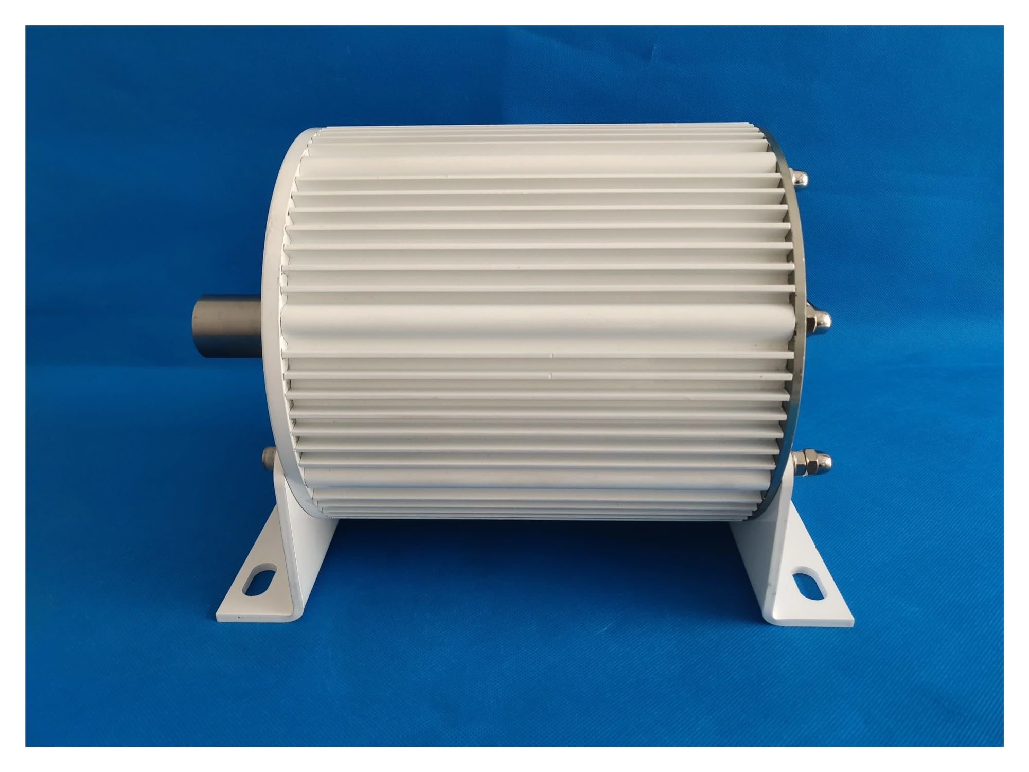Kit de générateur d'éolienne, générateur d'éolienne 20KW, teurs AC à aimant permanent sans engrenage, utilisés for l'éolienne et l'eau(With base,24V,20000W)