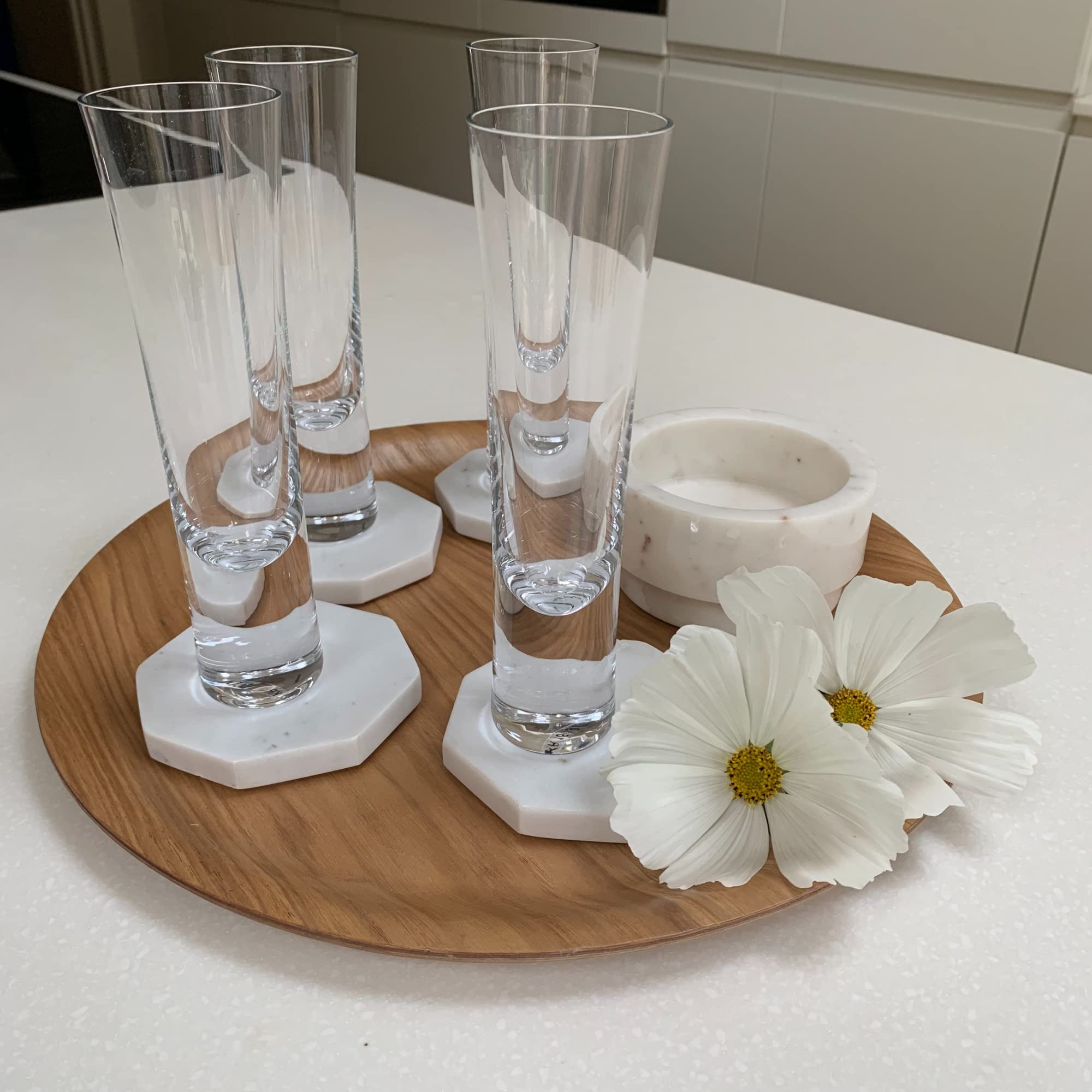 Enfriador de vino de mármol, pequeño soporte para bebidas ideal para fiestas y ocasiones. Este juego incluye cuatro posavasos octogonales de mármol de material natural de alta calidad (blanco)