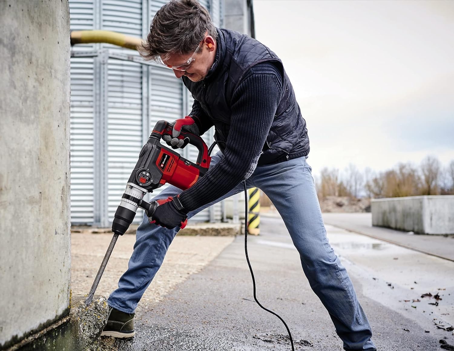 Einhell Tassellatore TE-RH 40 3F (1.050 W, percussione pneumatica, forza di percussione di 10 J, attacco SDS-Max, scalpello piatto e scalpello a punta inclusi)
