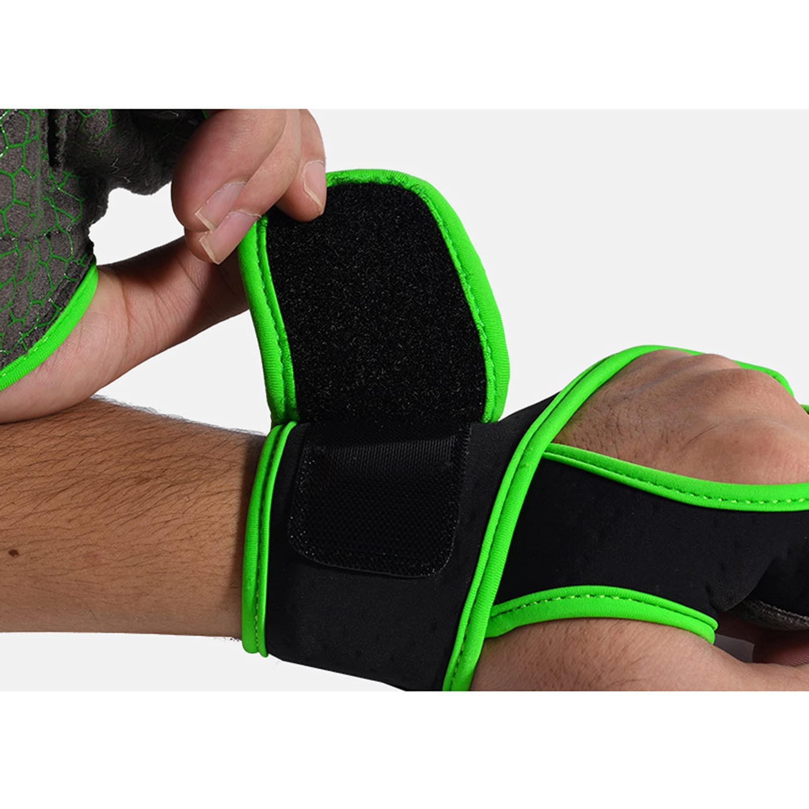 Guanti sportivi, guanti a mezze dita, guanti for sollevamento pesi for allenamento in palestra for donne e uomini, protezione a mezze dita, guanti indossabili, ottima presa per(Red,M)