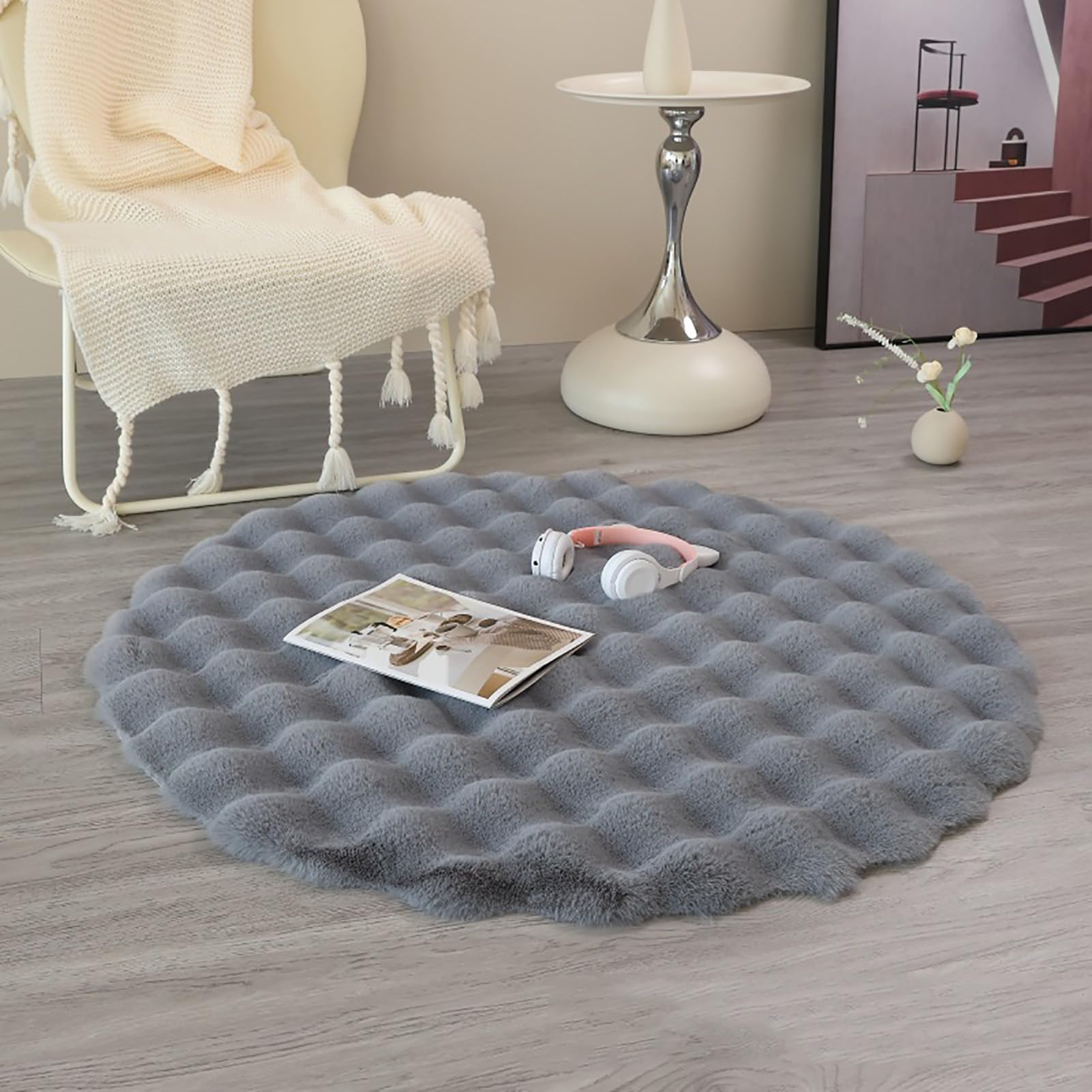 Tapis aspect fourrure rond pour un salon cosy et une ambiance nordique