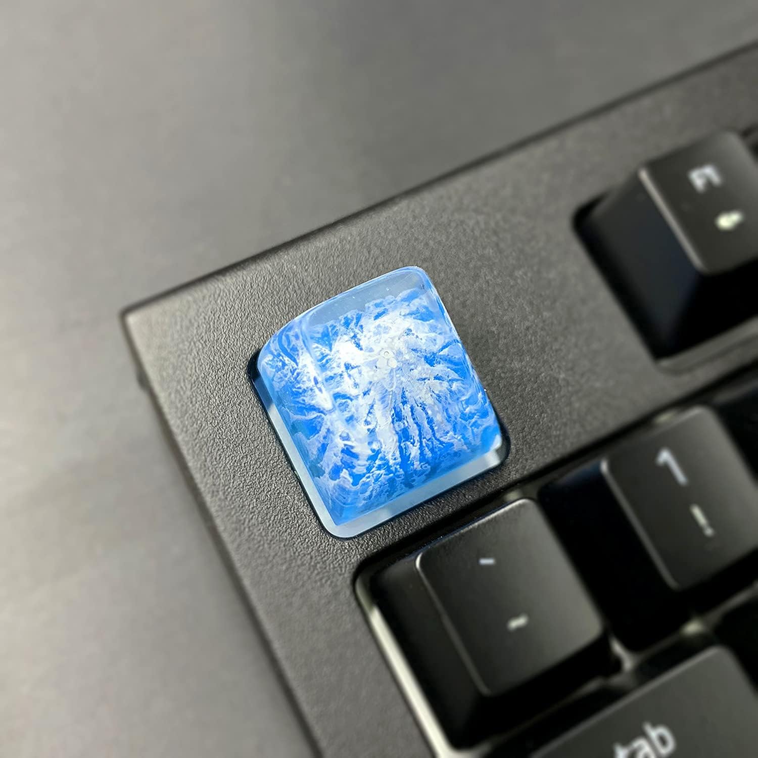 Handmade Mt .Fuji Backlit Resin Artisan Keycap R4/Esc Key Cap Shine Through Translucent SA Profile for Cherry MX Switch Gaming Mechanical Keyboard,Snow Mountain Under Blue Skies (Blue)