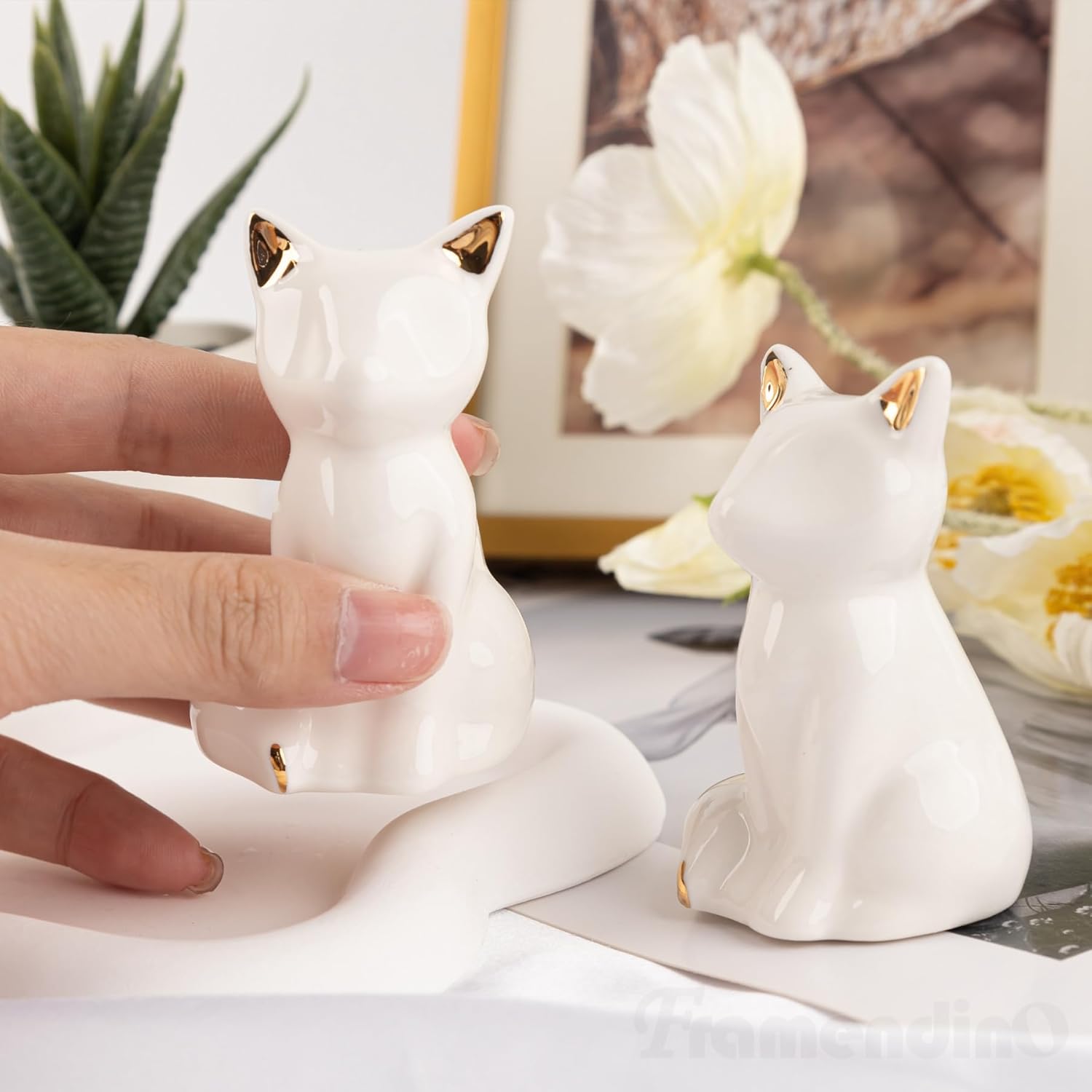 Framendino, 2 Pack Ceramic Toilet Bolt Caps Lovely Cat Decorative Bowl Covers White Cap