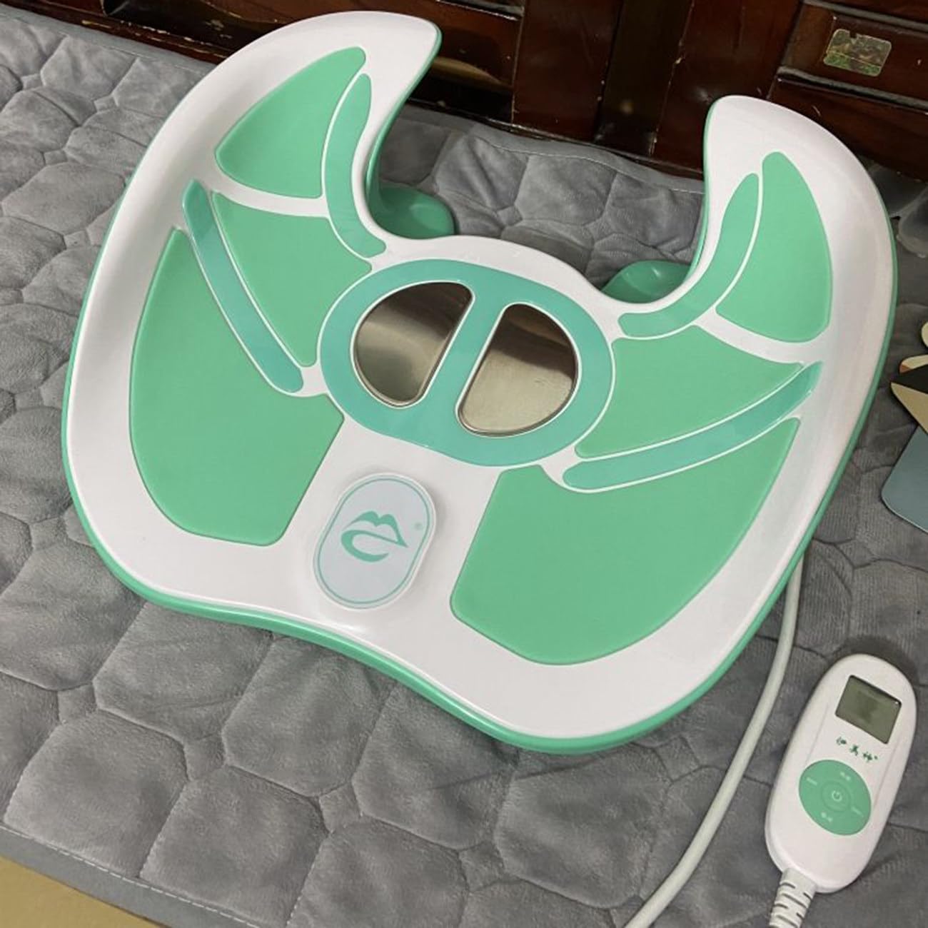 Dispositivo di rafforzamento del pavimento pelvico per le donne con controller e pantaloni speciali, batteria integrata da 2000 mAh, aiuta nella prevenzione del prolasso e nell'allenamento muscolare