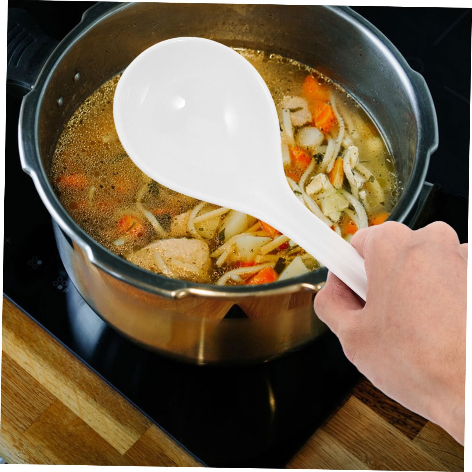 SOLUSTRE Mestolo da Zuppa in Porcellana Bianco da 10,6 Pollici, Impugnatura Comoda, Resistente a Microonde, per Servire Zuppe e Miso in Cucina