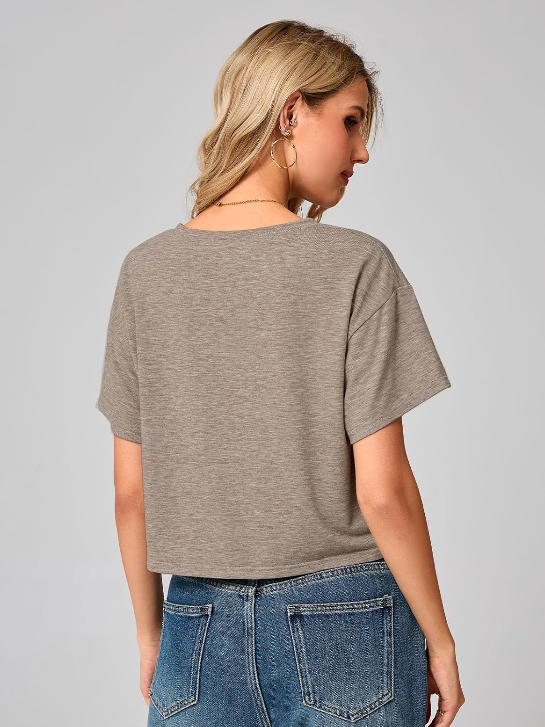 UNCLECAT Women's V Neck Cropped T Shirts Summer Short Sleeve Crewneck Crop Tops Solid Basic Tees - Image 3