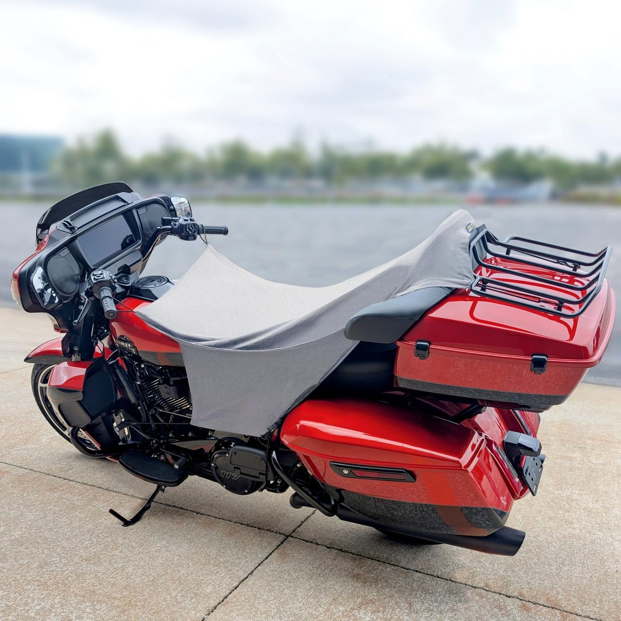 Design Engineering Motorcycle Seat Shade Cover for Touring Bikes | Blocks Sun & Heat | Fast On/Off Install | UV-Resistant Seat Protector | Includes Hooks, Extension Straps & Storage Bag