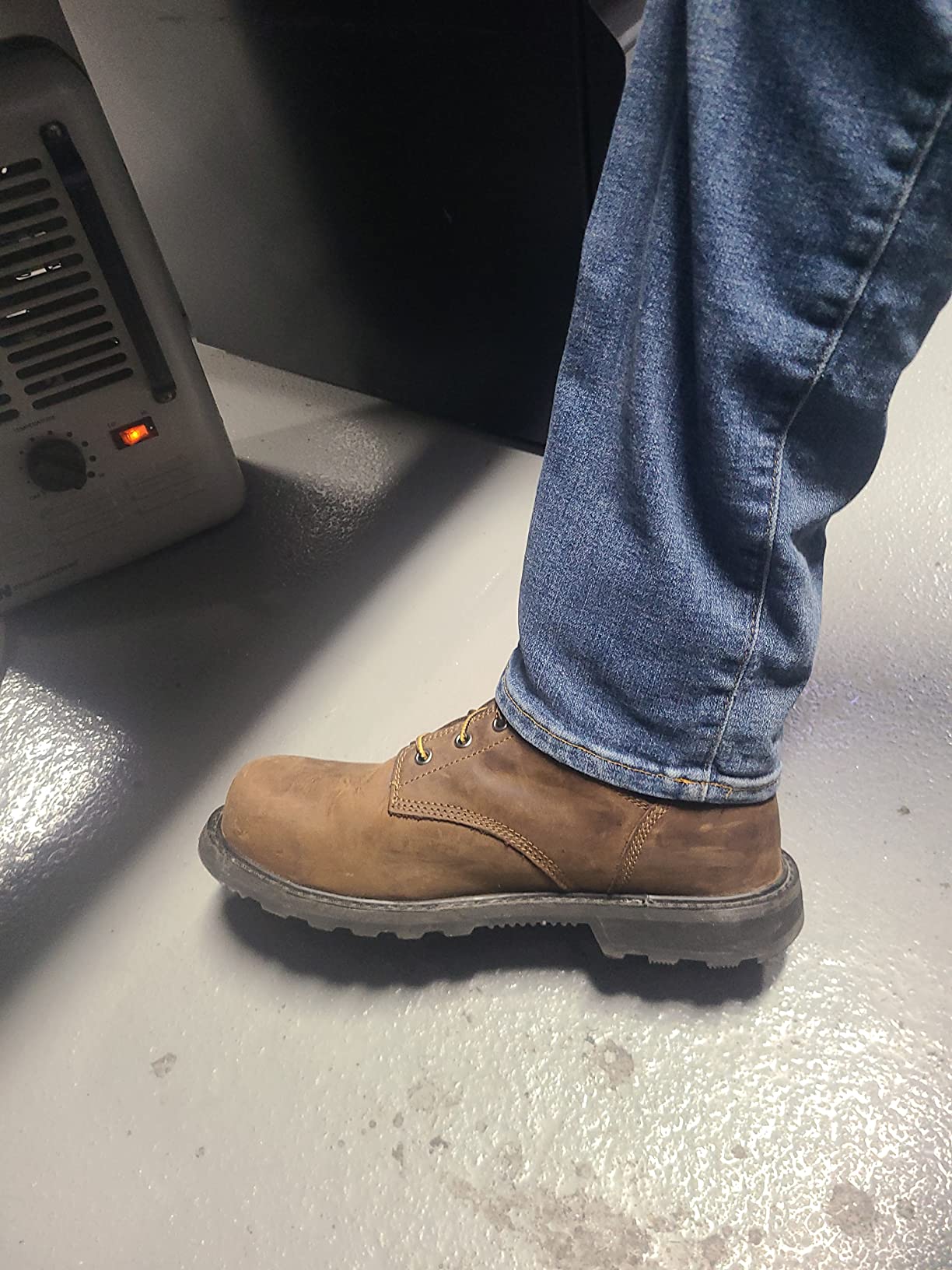 22/mo Finance Carhartt Men's Traditional Welt 6" Steel Toe Work Boot