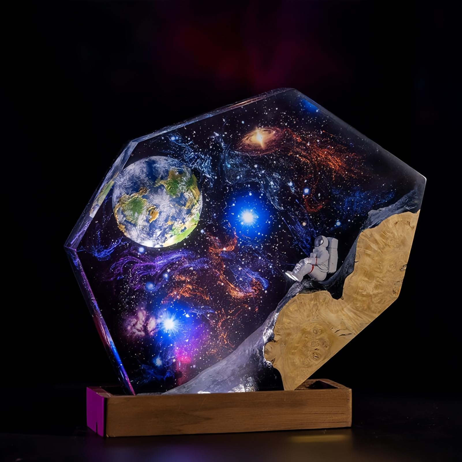 Drawelry 3D Weltraum Harz Nachtlicht Ornamente mit Holz Sockel LED Nacht Lampe Dekoration Astronaut Rakete Epoxidlampe Tischlampe Heim Büro Deko Geburtstag Geschenk für Familie, Freunde (C2)