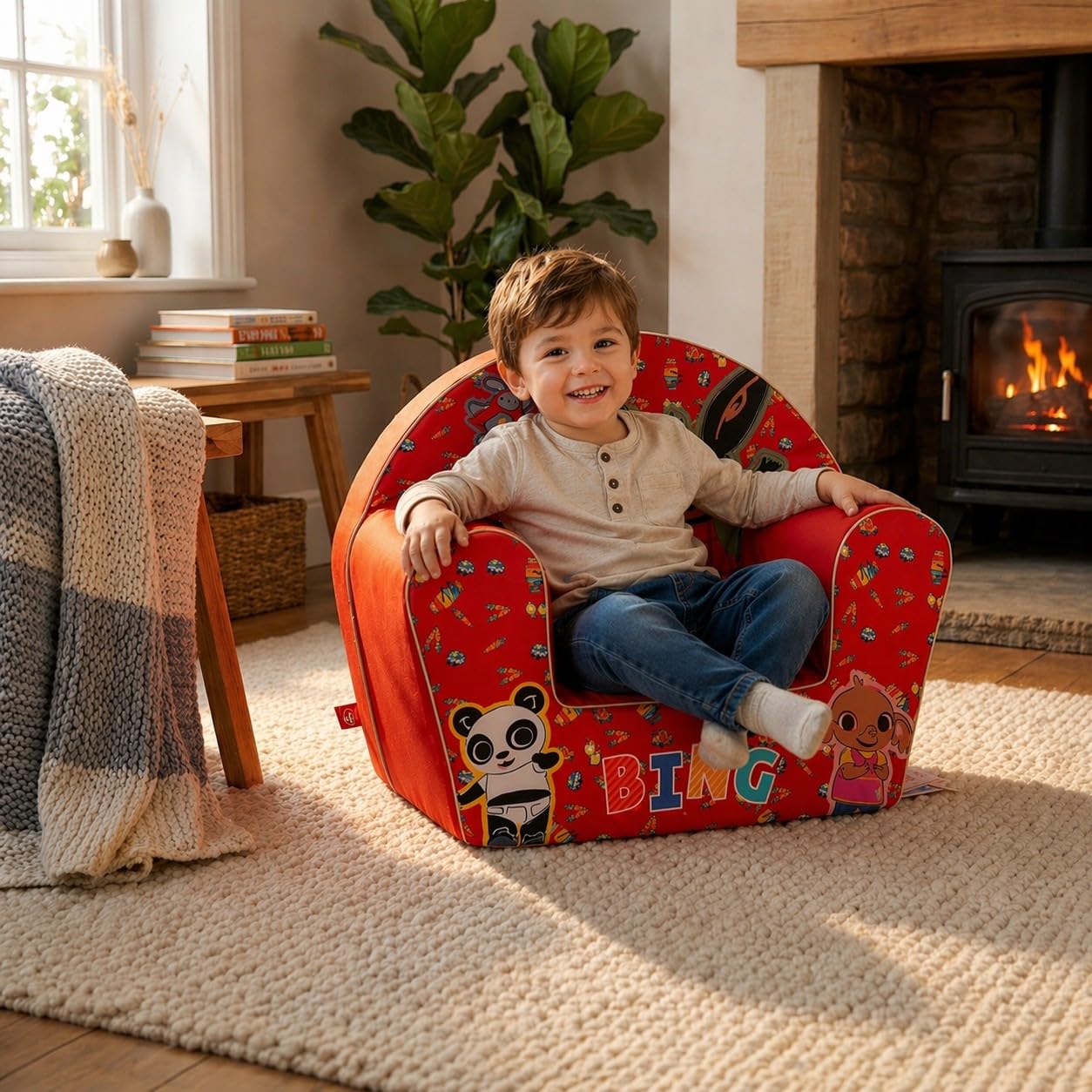 Poltroncina Bing Rossa per Bambini - Comoda e Sicura, Design Divertente con Bing e Flop - Perfetta per Camerette e Angoli Gioco