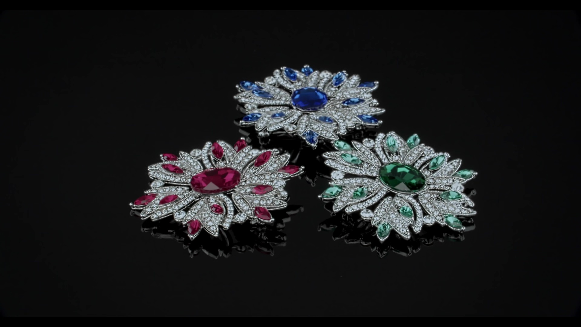 Broche Vintage Argentée - Motif Fleur Avec Cristaux Boréalis - N° 4878