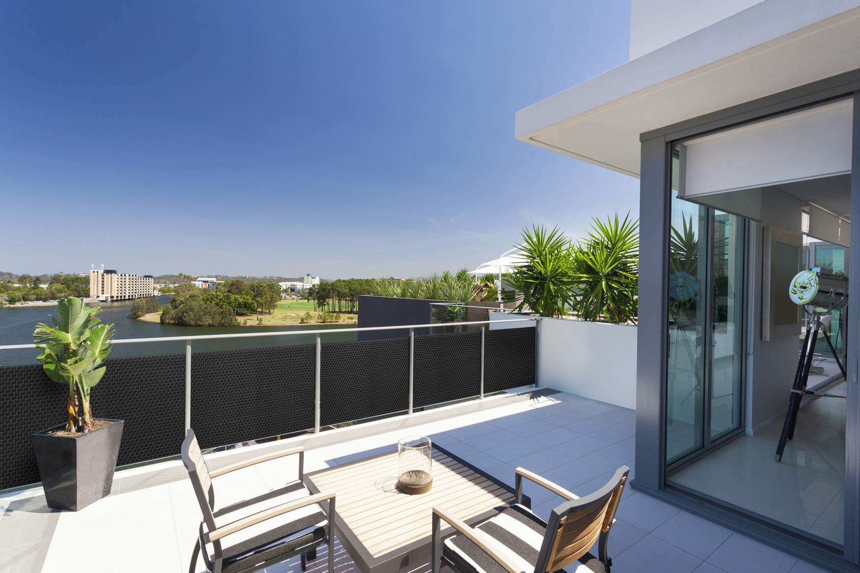 Polyrattan Sichtschutzmatte in Rattan-Optik PVC Sichtschutz Matte Sichtschutzzaun Balkongeländer Sichtschutzwand Balkonsichtschutz Balkon Zaun Windschutz Poolumrandung Zaun (anthrazit, 300x90cm)