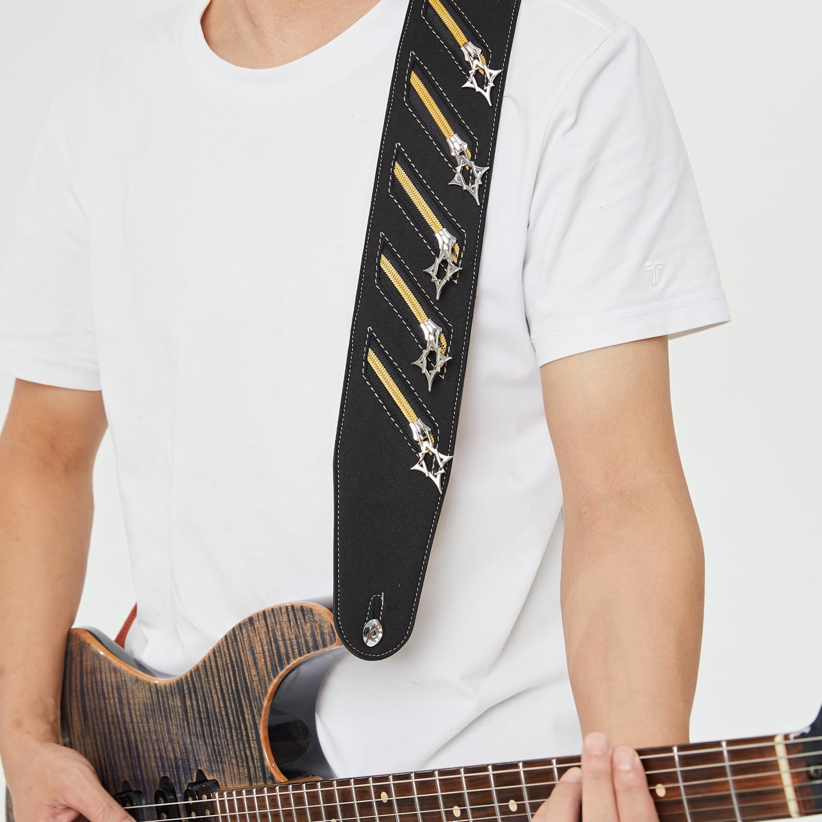 Correa de guitarra de hombro ancho con temática punk, decoración de tachuelas de metal de microfibra, longitud ajustable para mayor comodidad al tocar, correa de bajo