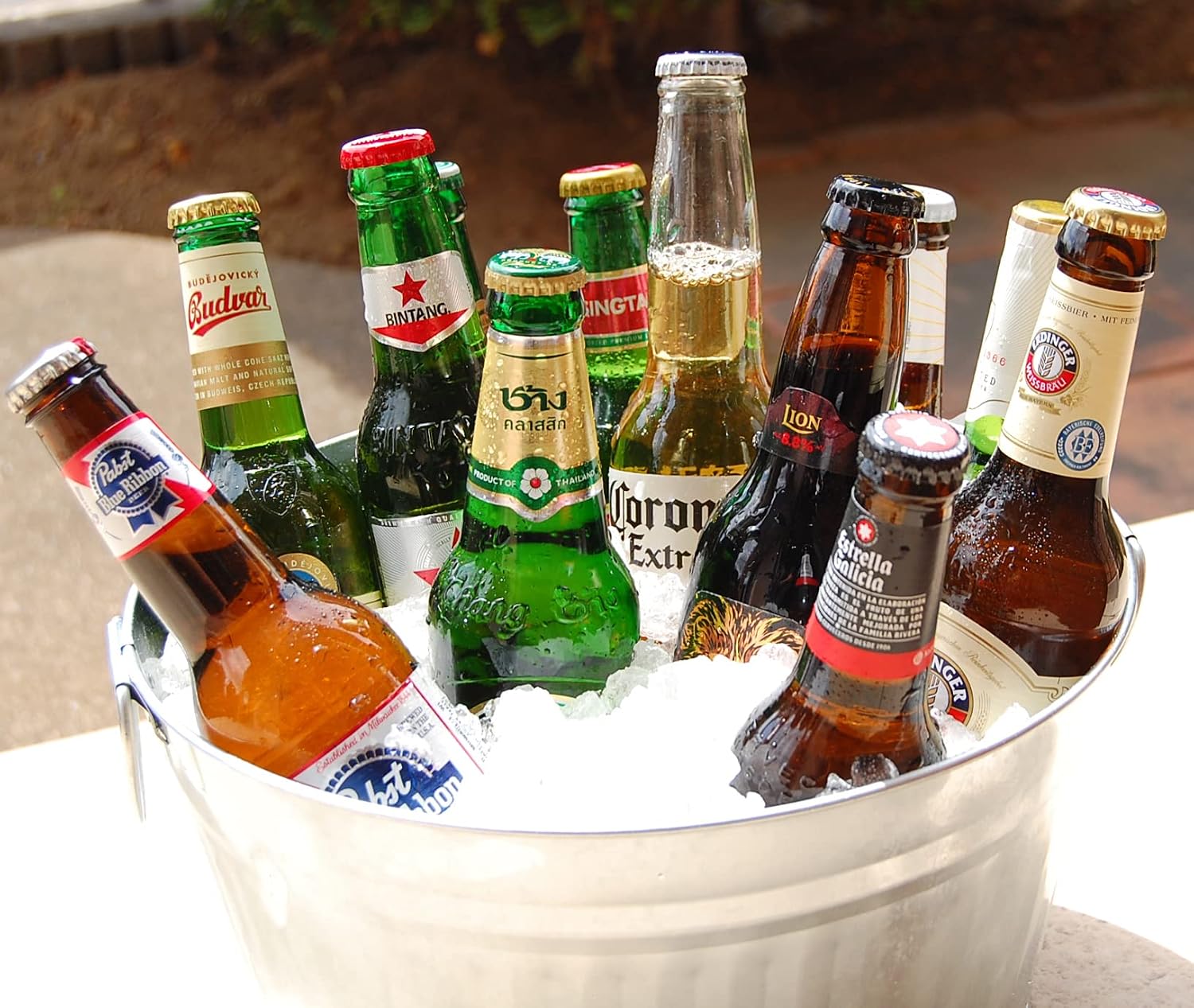 世界のビール 飲み比べ 【12ヵ国12本】 高級ミックスナッツ付き お酒好き おしゃれな 瓶ビール おつまみ セット 【バースデーカード】