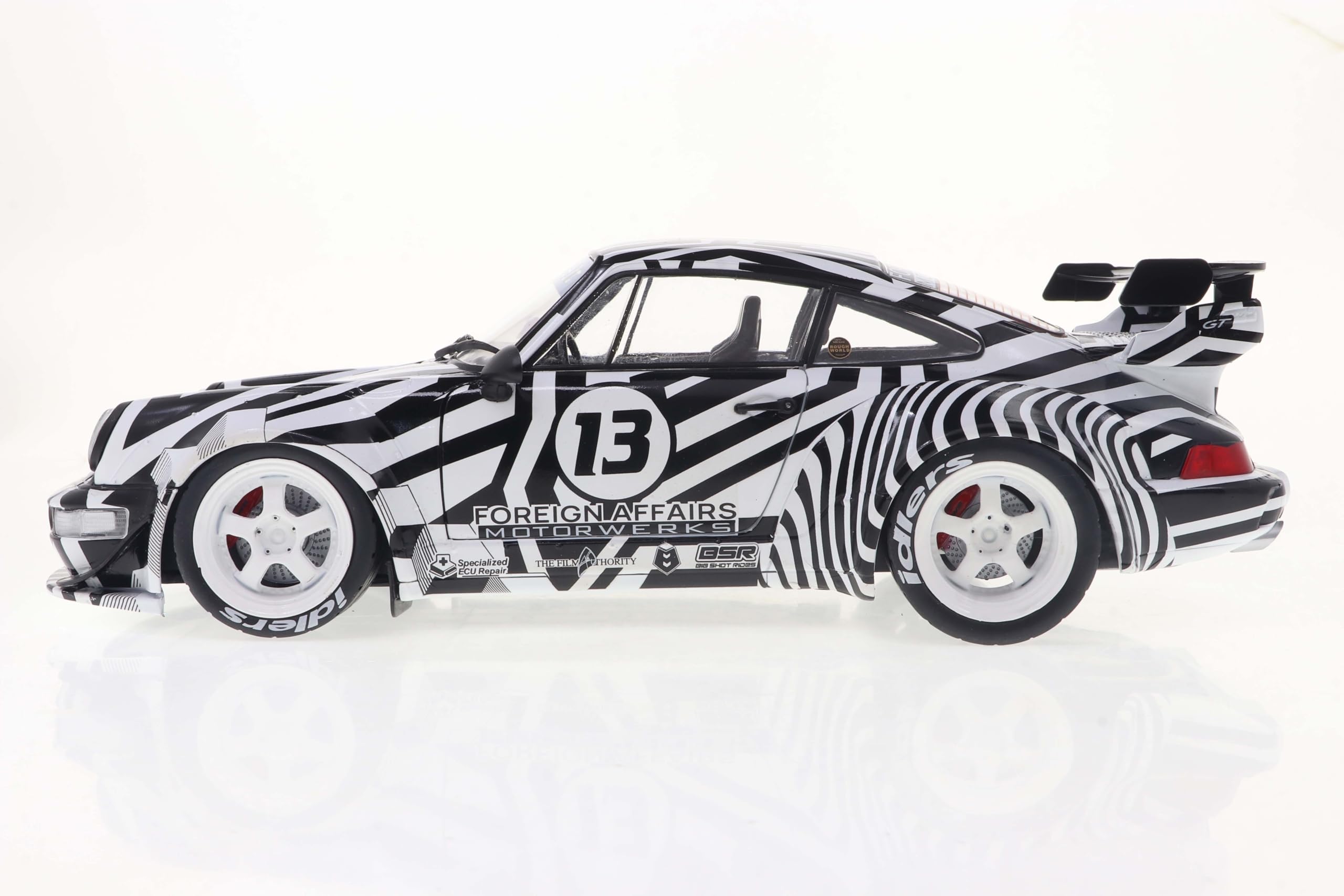 RWB964 'Solido The Zebra' ミニカー 1/18 Amazon.com: Solido 1:18 RWB Bodykit The Zebra 2022 : Arts