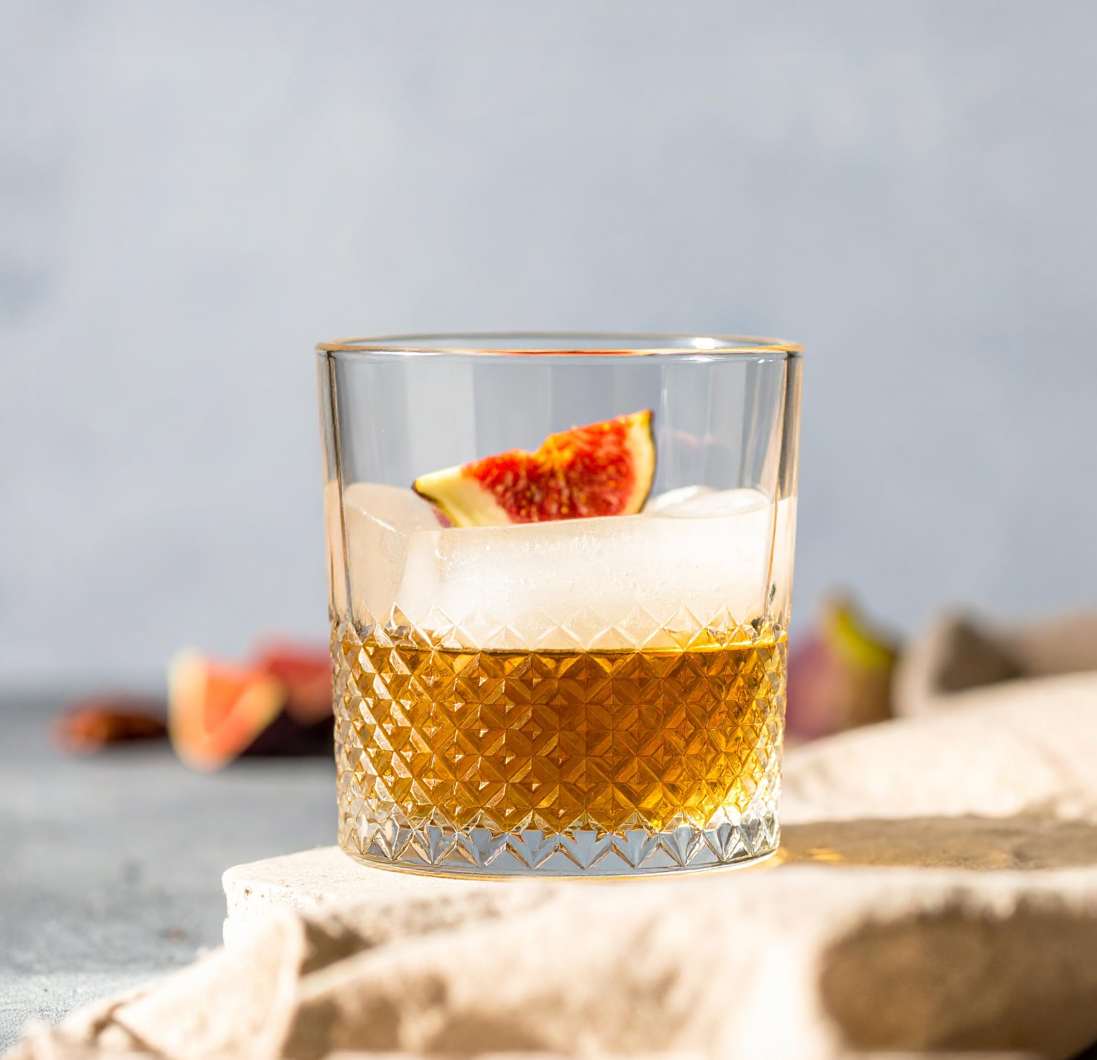 Glasmark Krosno 1992 Caraffa con Bicchieri 3 pezzi per Whisky e Distillati - Caraffa in Vetro 750 ml e 2 Bicchieri 290 ml - in Scatola Regalo Nera - Decoro Molato