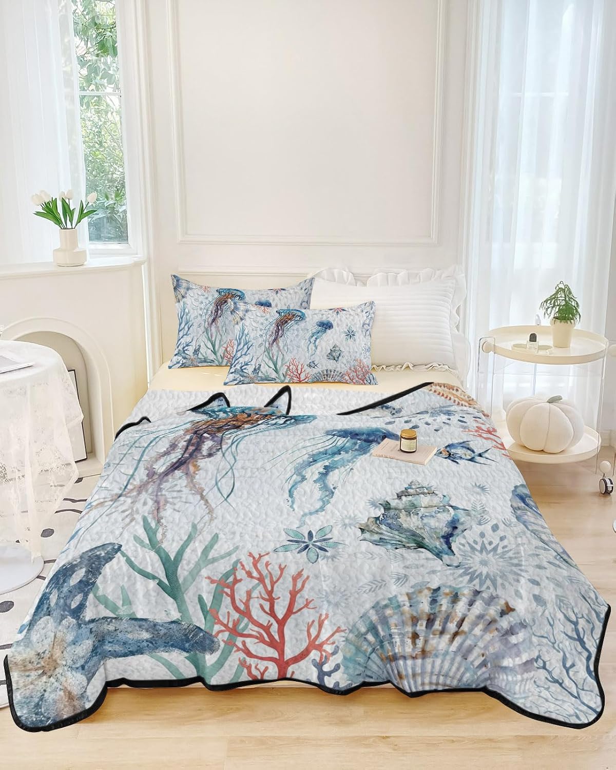 King Size Quilt Set, Ocean Jellyfish Starfish Coral Lightweight Bedspread Coverlet Set Soft Microfiber Summer Quilt with 2 Pillow Shams, Blue Ocean Shell Conch 3 Piece Comforter Bedding Set