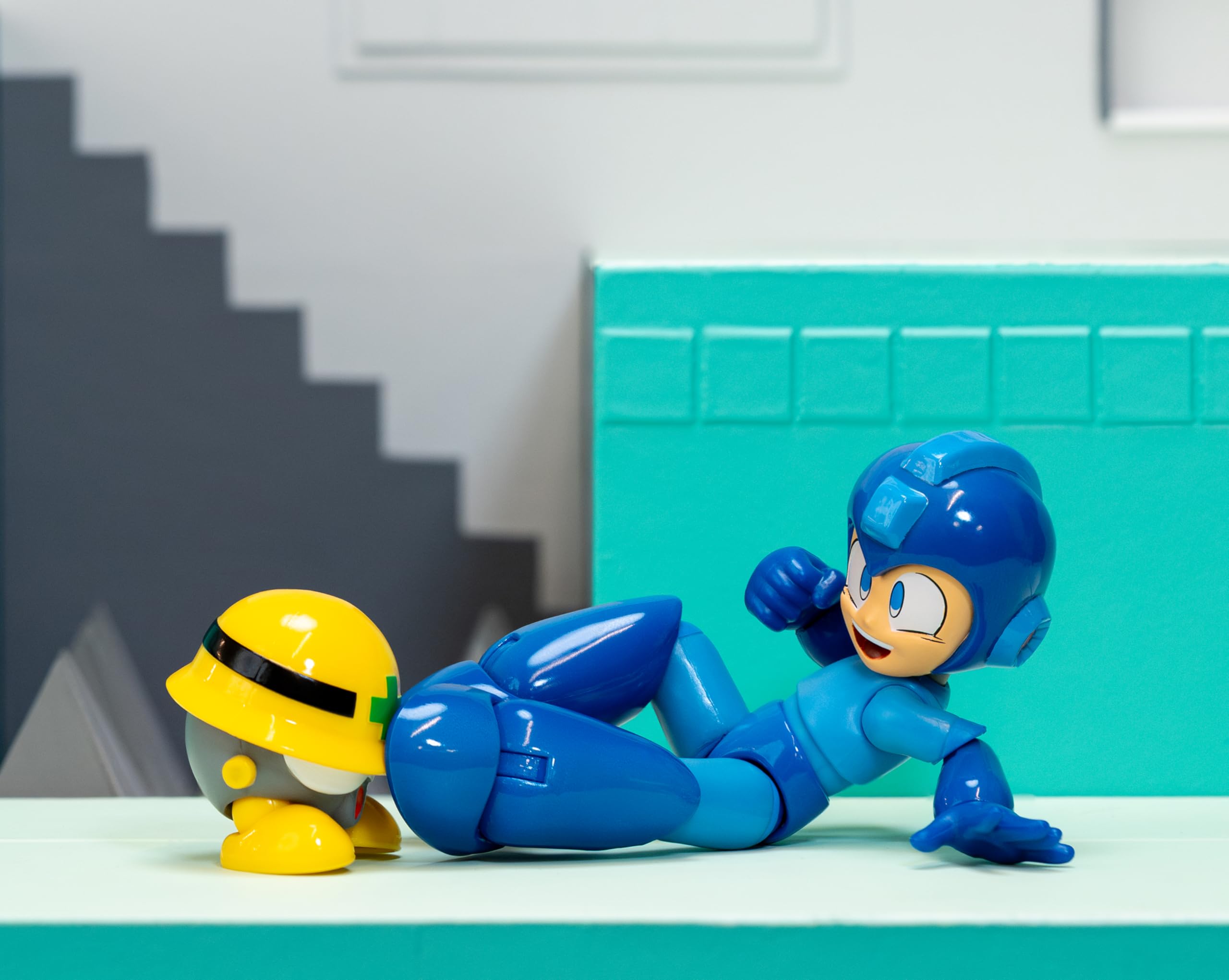 Amazon | 【グッズ】1/12スケール ロックマン アクションフィギュア