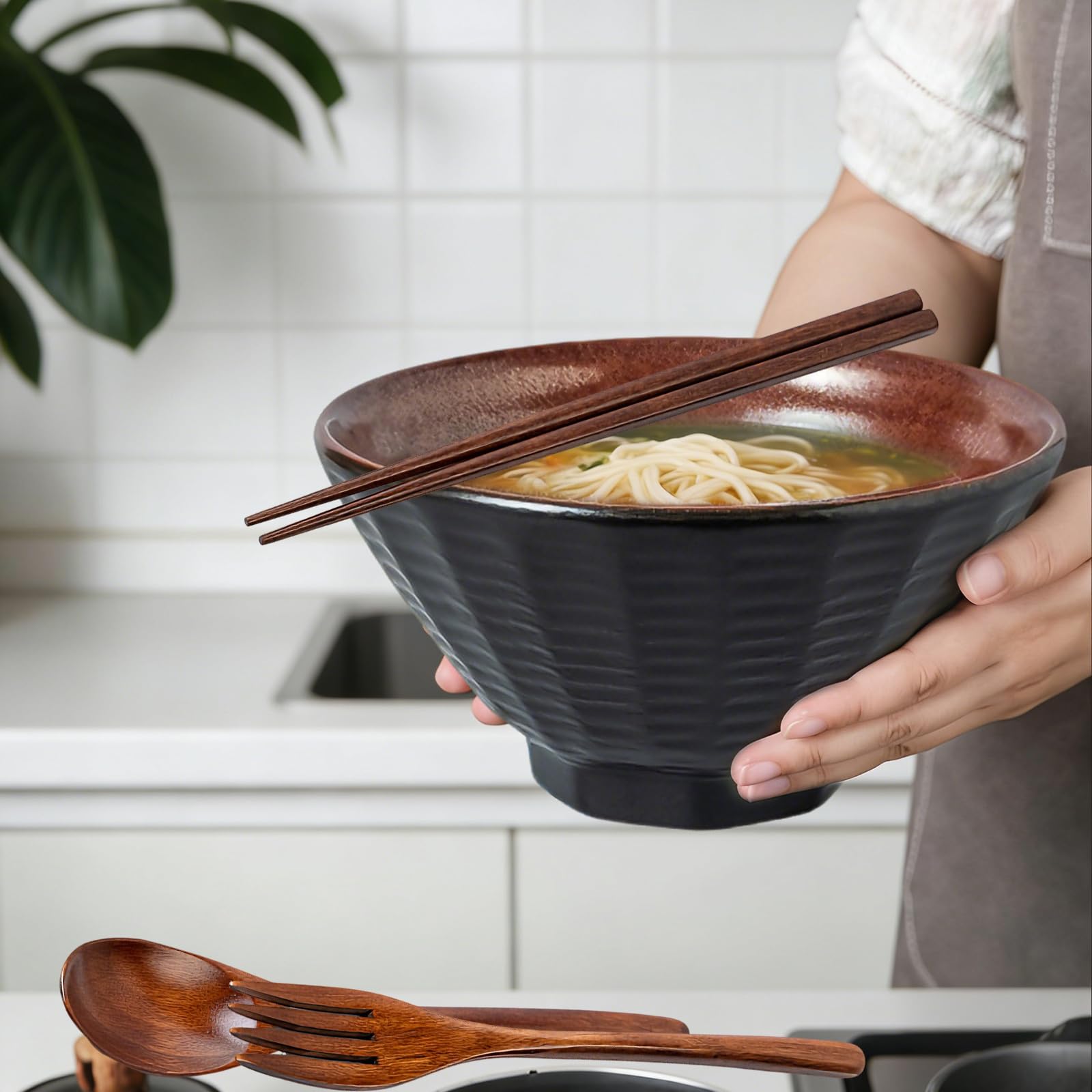 2 x 1600ml Ramen Schüssel Set, Ramen Set aus Keramik mit Essstäbchen, Gabel und Löffeln, Suppenschüssel Spülmaschinenfest Geschirr für Nudeln Suppen Getreide Salate Geschenke (Flammenrot)