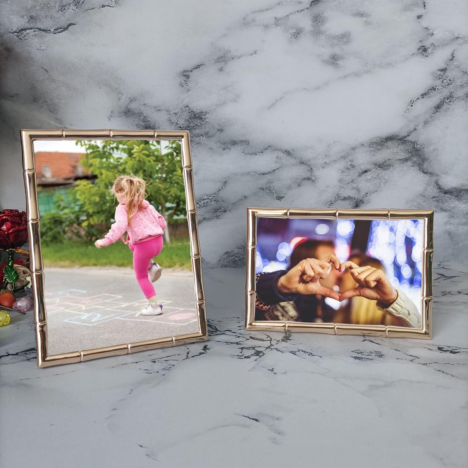 Bilderrahmen 20x25 Gold, Picture Frames Vintage Rechteckig für Tischaufsteller aus Metall für Mutter Freundin Geschenk