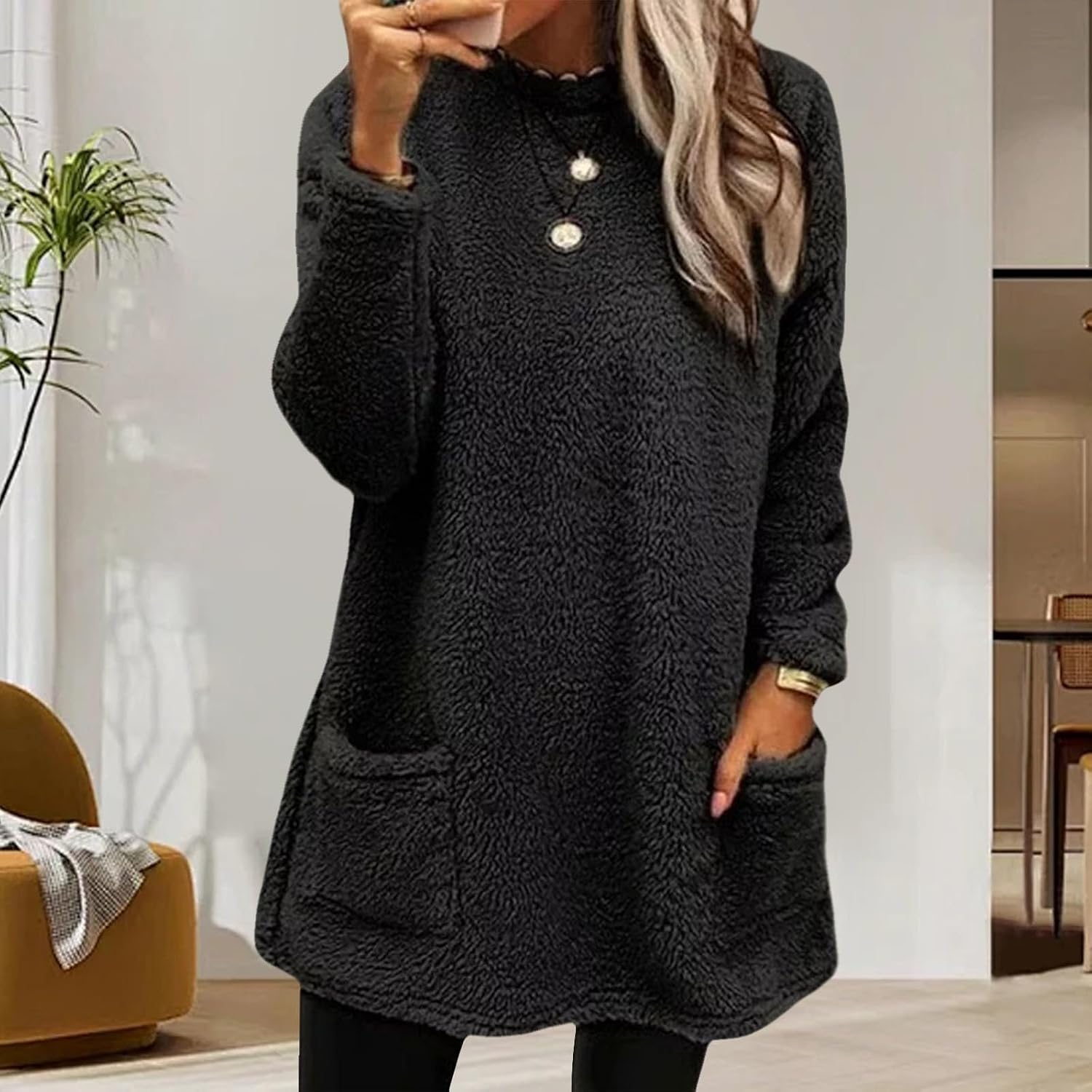 Women's Oversized Sherpa Sweatshirt Pullover Long Sleeve Casual Fall Winter Crewneck Fluffy Sweatshirt with Pockets