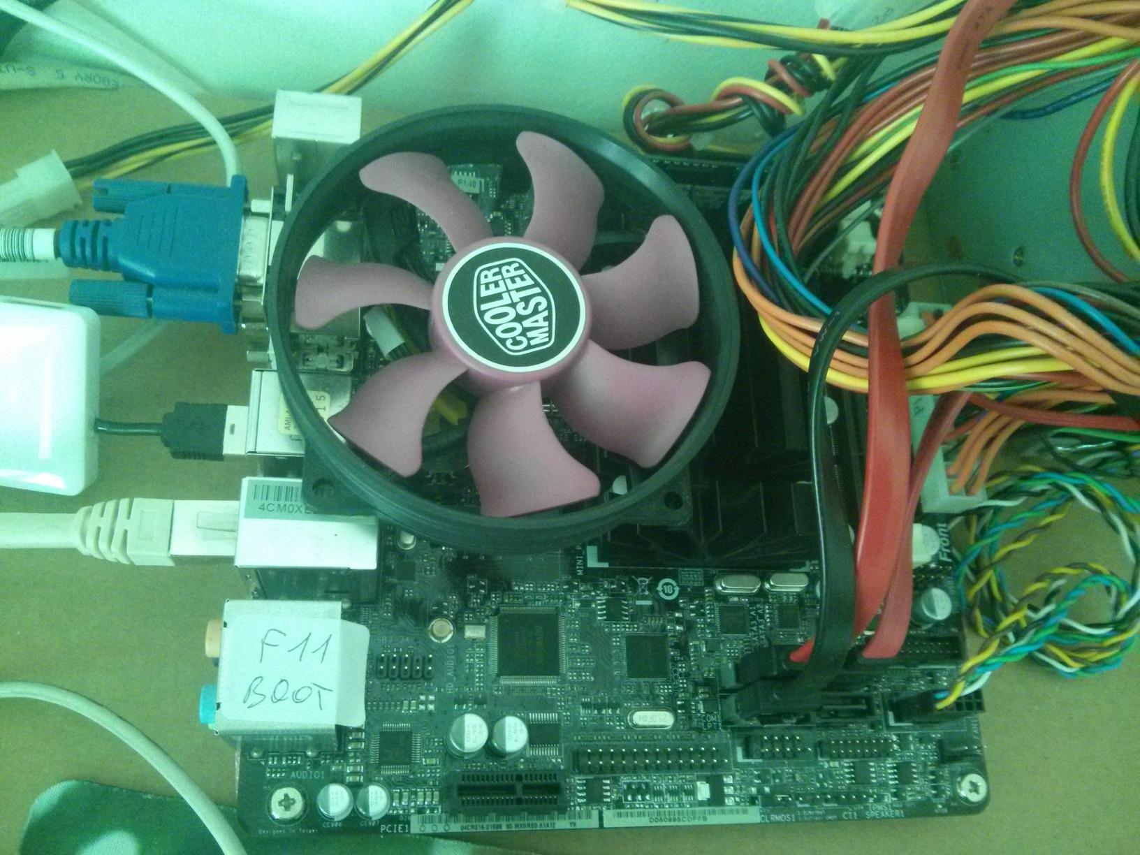 Scheda discretamente veloce , scalda e consuma poco.