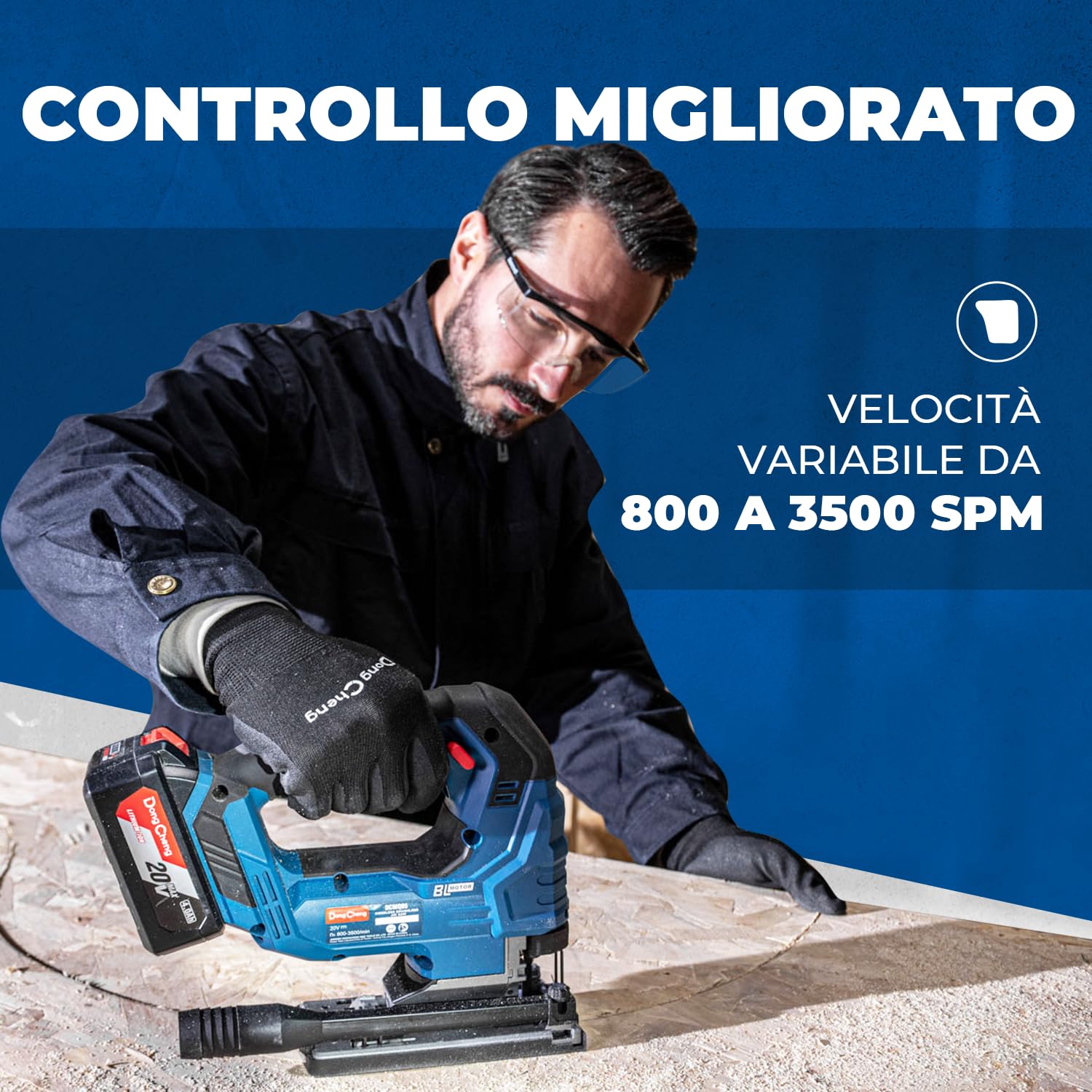 Dong Cheng Seghetto Alternativo 18V Senza Spazzole | Pendolo 800-3500 SPM | Taglio 0-45° | 6 Velocità | Con Doppio LED, Soffiatore, Batteria 4Ah, Caricabatteria, 6 Lame & Valigetta
