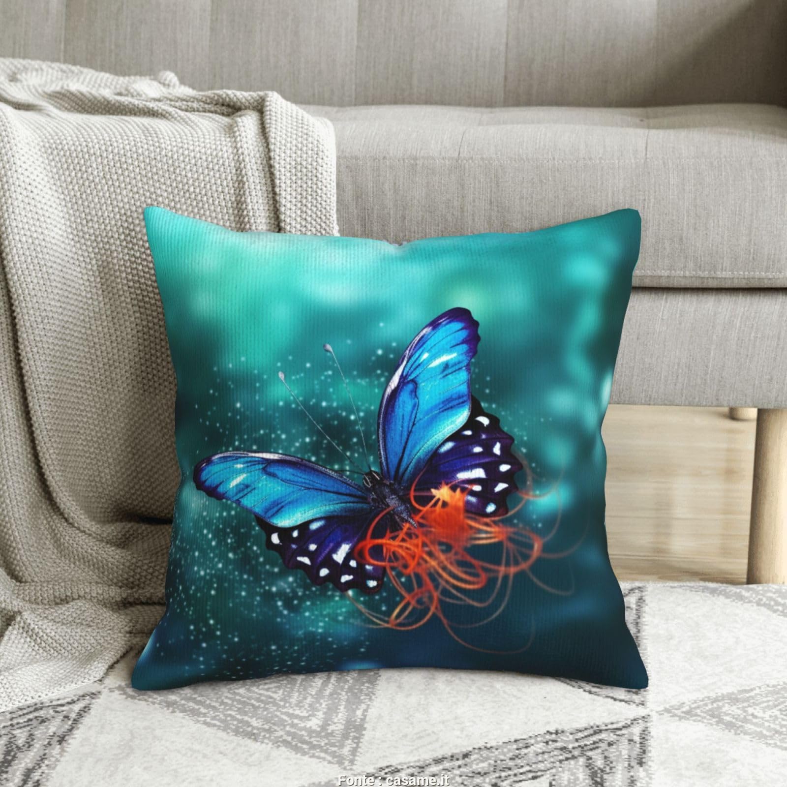 Coussin papillons en velours côtelé pour un salon chic et cocooning