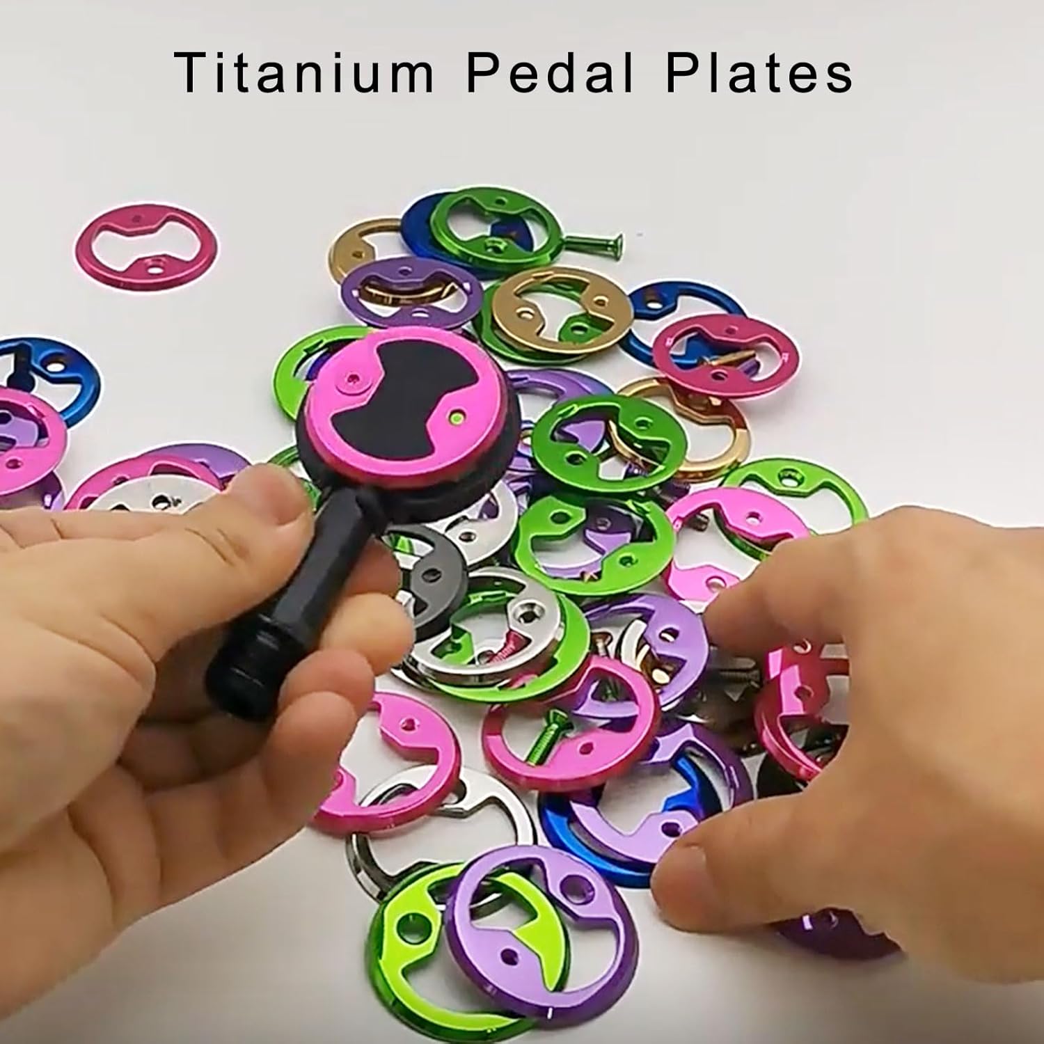 4PC/セット自転車ペダルプレート弓自転車ペダル交換部品合金サイクリングマウンテン自転車ペダルとクランプ