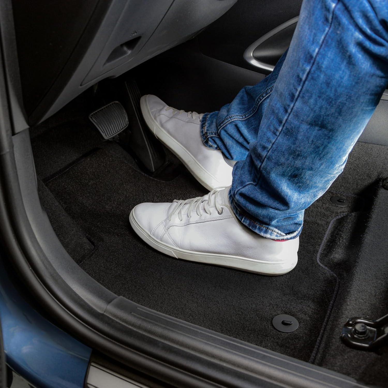 Driver Floor Mat Compatible with Toyota RAV4 2019–2025 (5th Gen XA50) – Carpet Textile, Custom Fit, Driver Side Only