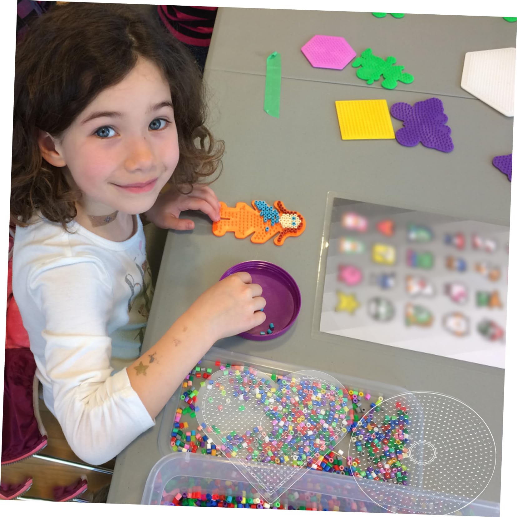 Toddmomy Lot de Plaques à Perles à Repasser Transparentes Assortiment Formes Carré Cœur Rond avec Clips pour Projets de Bricolage Créatifs et Perlage Bijoux