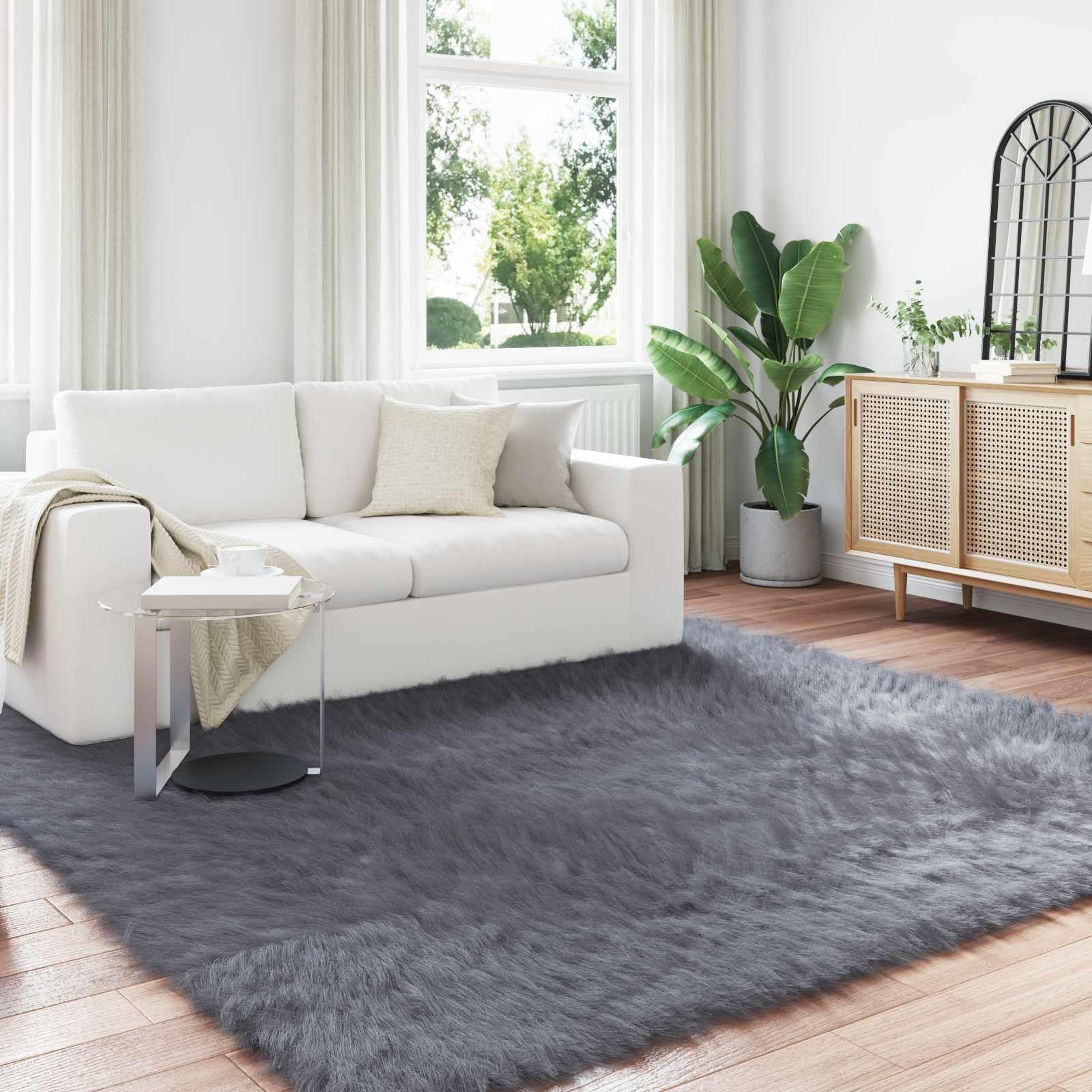 Tapis en fausse peau Tafalla pour une ambiance cocooning et moderne dans votre chambre