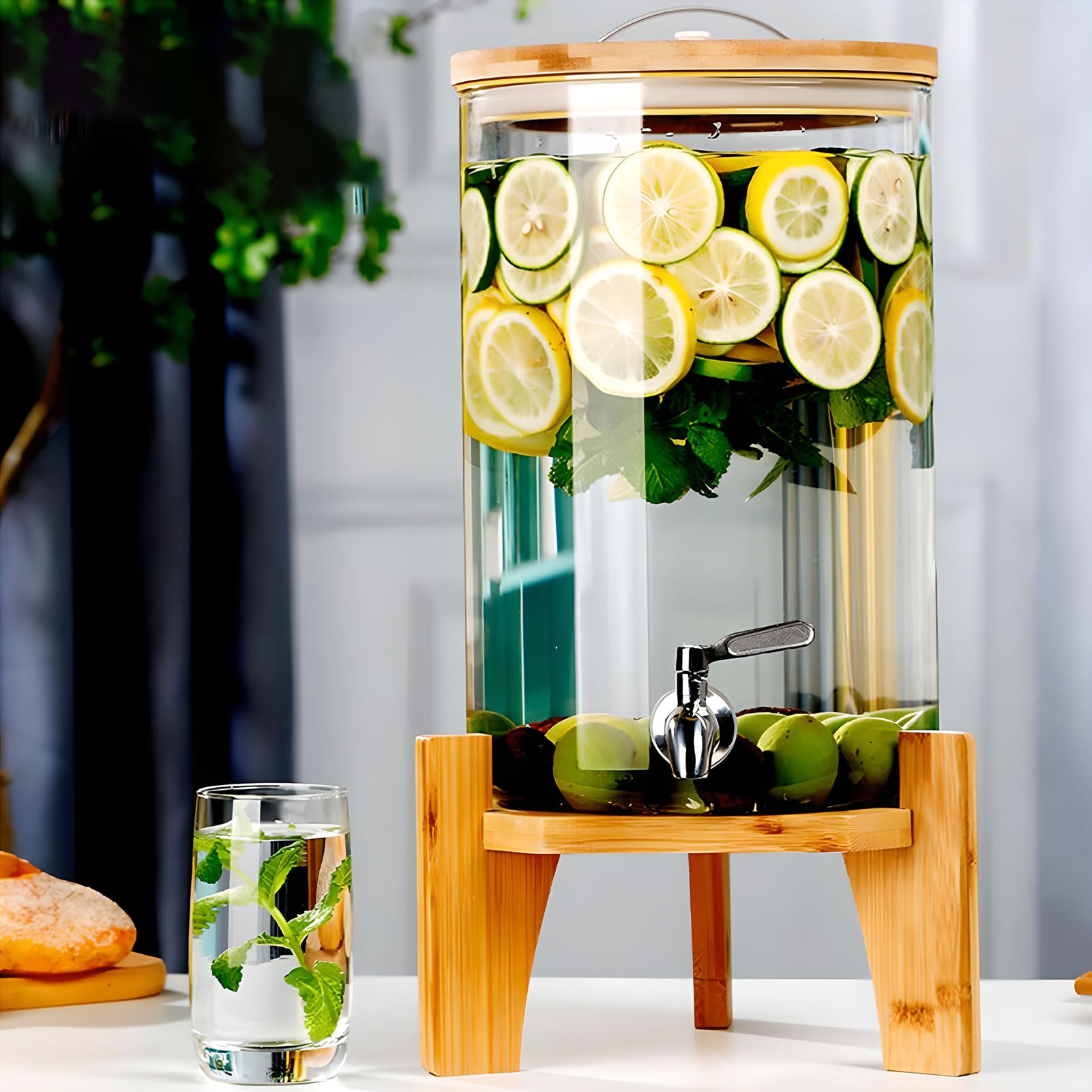 Dispensador de bebidas de cristal con soporte de bambú y grifo de acero inoxidable, capacidad para 4 litros, ideal para fiestas en la piscina, barbacoas, reuniones familiares y eventos