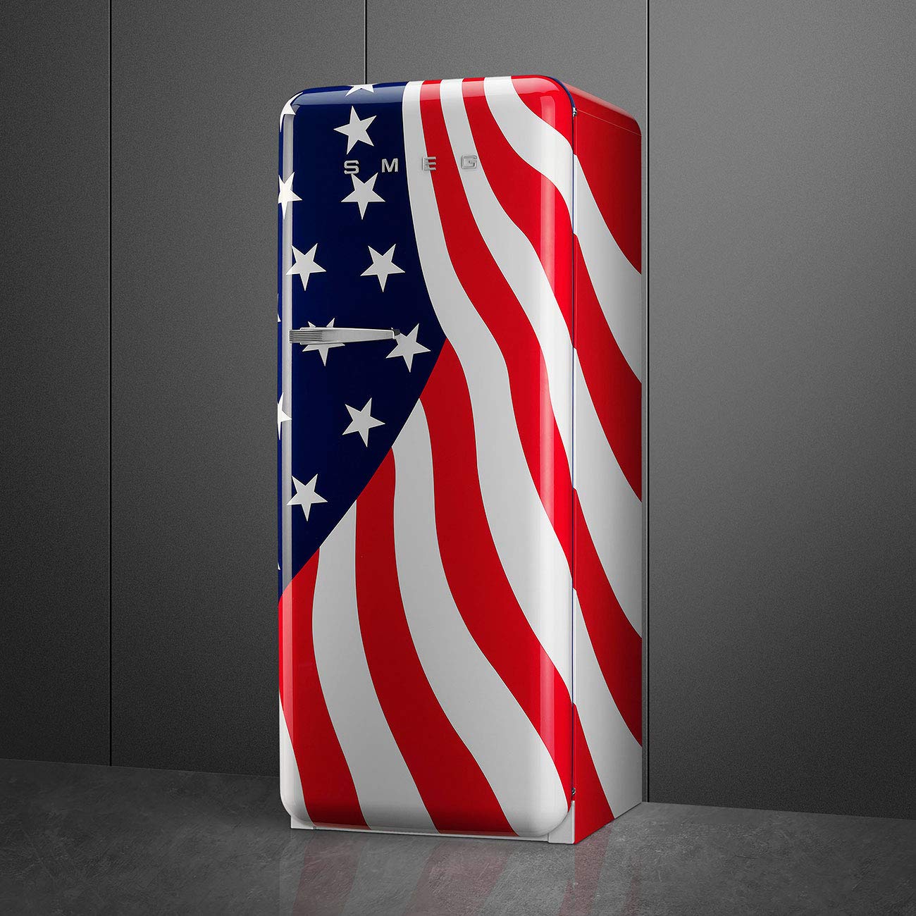 Smeg Fab28 50's Retro Style Aesthetic Top Freezer Refrigerator With 9.93 Cu Total Capacity, Multiflow Cooling System, Adjustable Glass Shelves 24-Inches, American Flag Right Hand Hinge Made In Italy on Fridge.com - View 2