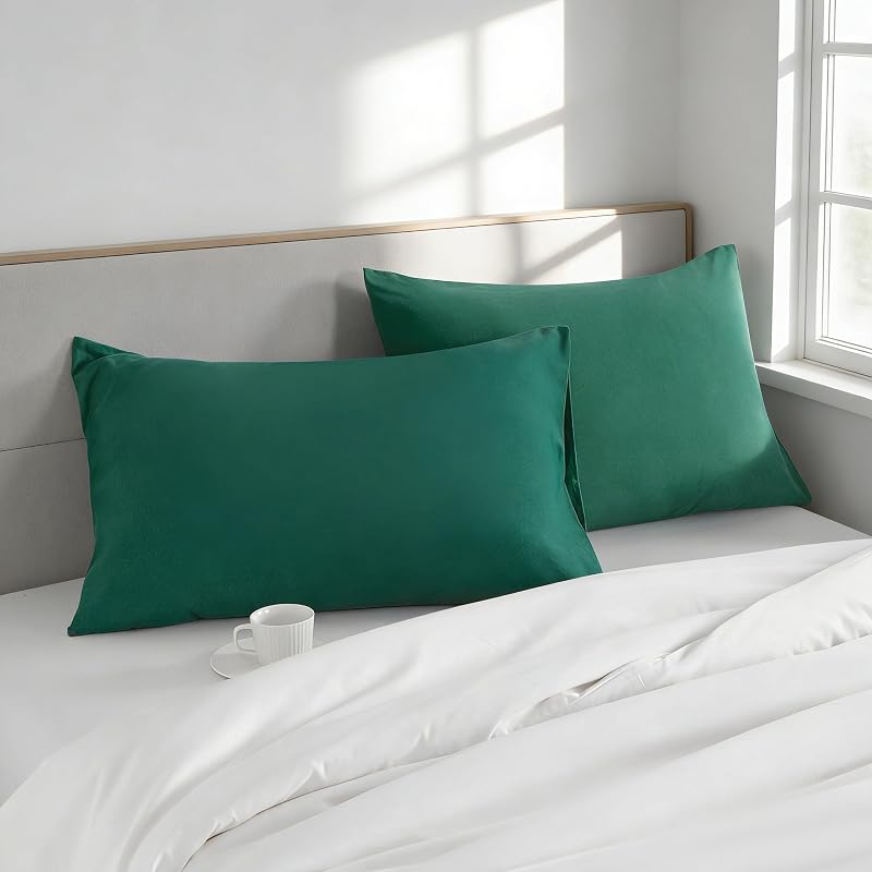 Aerlomi Standard Pillowcases, 2 Pack, 20x26, Microfiber, Dark Green | Soft Skin Friendly Microfiber Fabric, Wrinkle Fade and Stain Resistant, Envelope Closure, Bedroom Hotel Use, Machine Washable