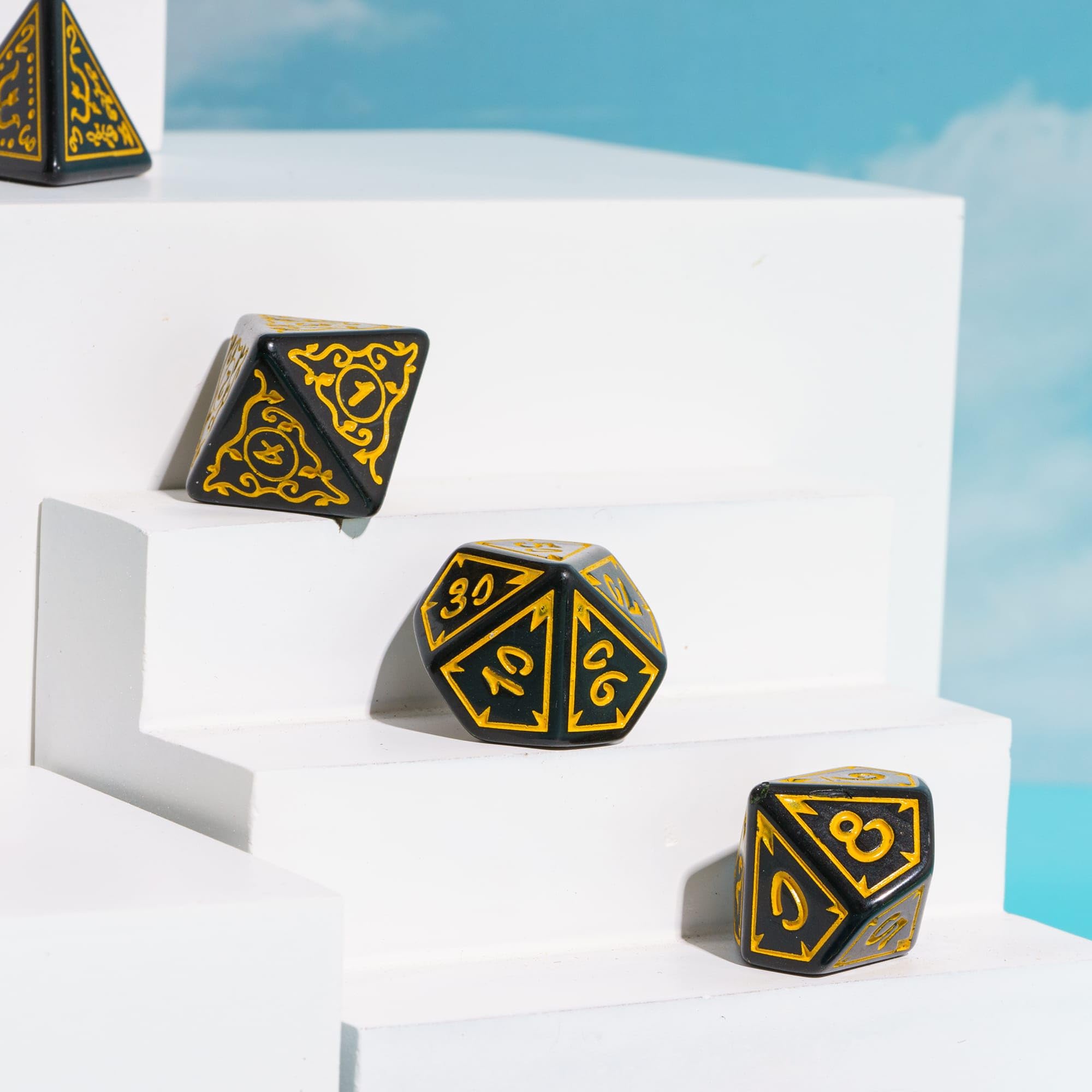 D&D Lot de 7 dés polyédriques DND avec sac à dés en cuir pour jeux de rôle Donjons et Dragons (Druide, noir et jaune)