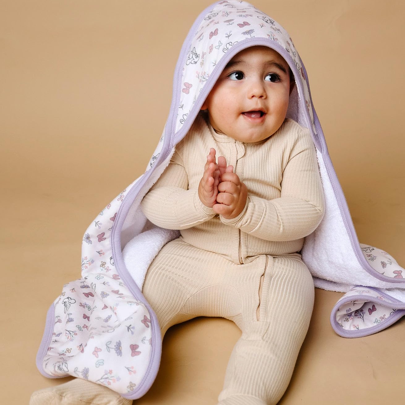 Premium Knit Hooded Bath Towel "Minnie Mouse's Bowquet" by Copper Pearl - Image 3