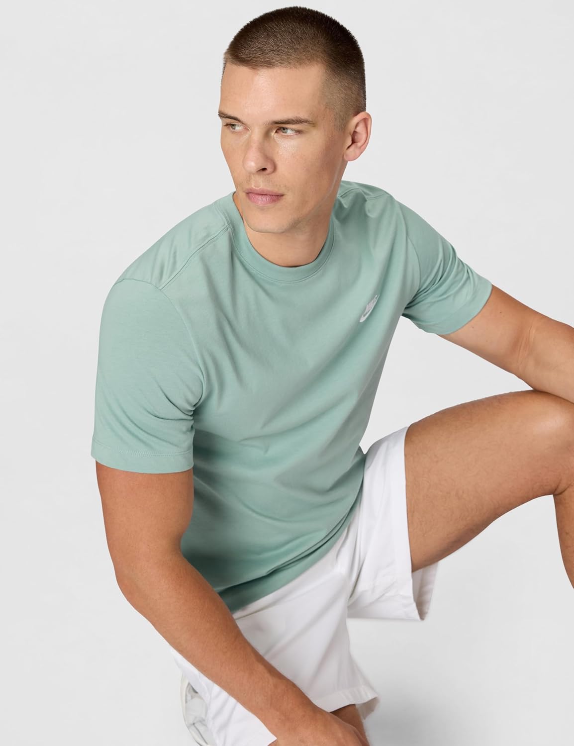 Nike Men's Sportswear Club T-Shirt - Image 6