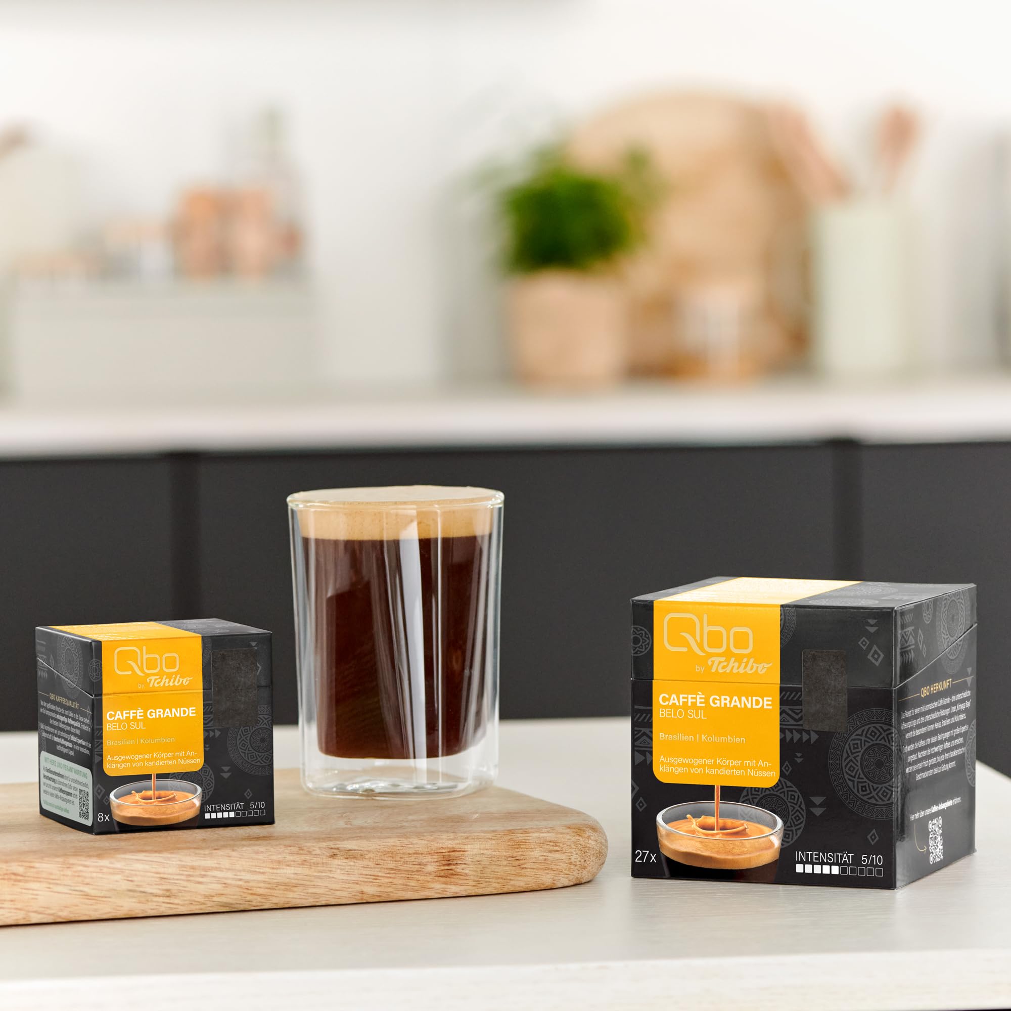 Tchibo Qbo Caffè Grande Belo Sul Premium Kaffeekapseln, 216 Stück – 8x27 Kapseln (Caffè Grande, Intensität 5/10, ausgewogen und nussig), nachhaltig & aus 70% nachwachsenden Rohstoffen¹