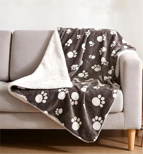 Pawsee Manta impermeable para perros y gatos con estampado de patas, lavable de forro polar Sherpa