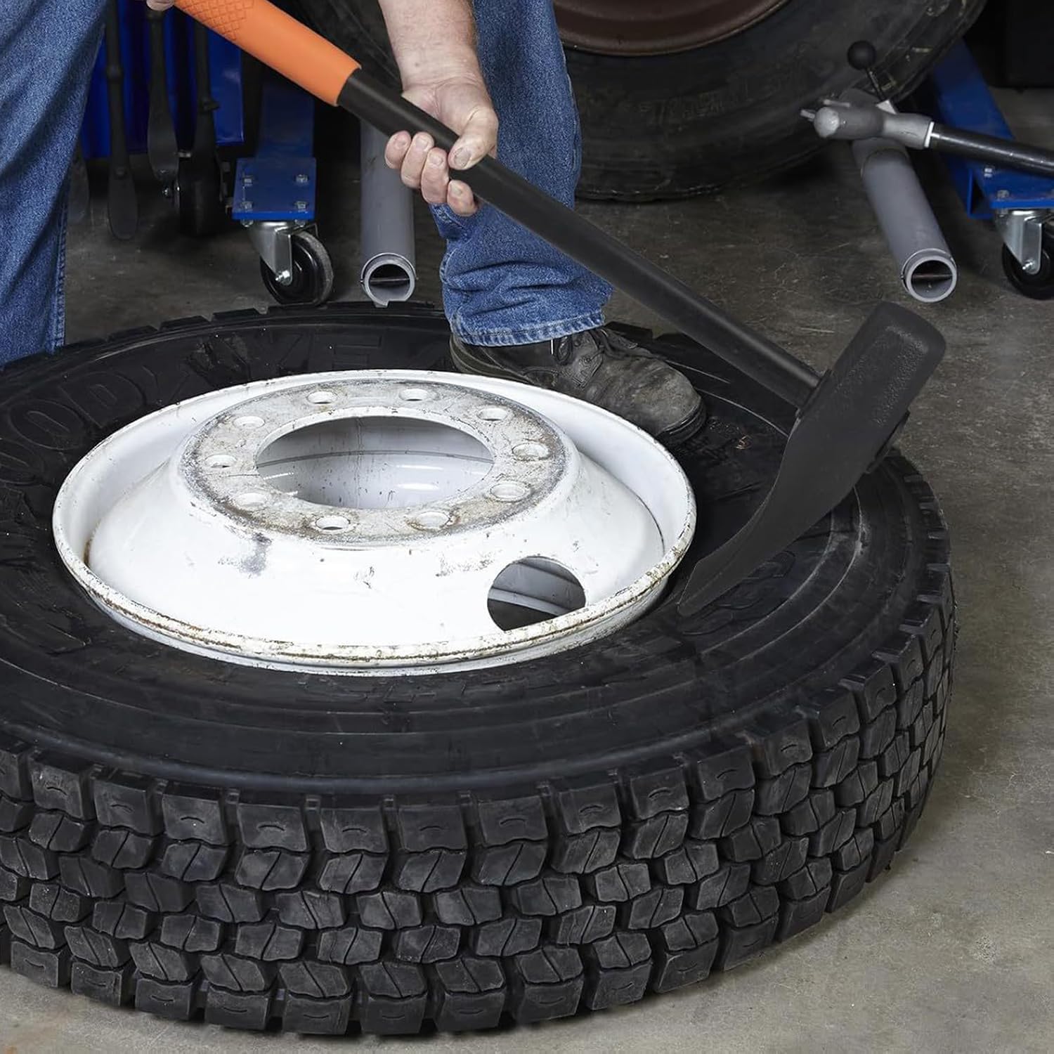 ヘビーデューティータイヤビードブレーカーハンマーの変更複数の車両の緊急事態の修正タイヤの状況自動車愛好家