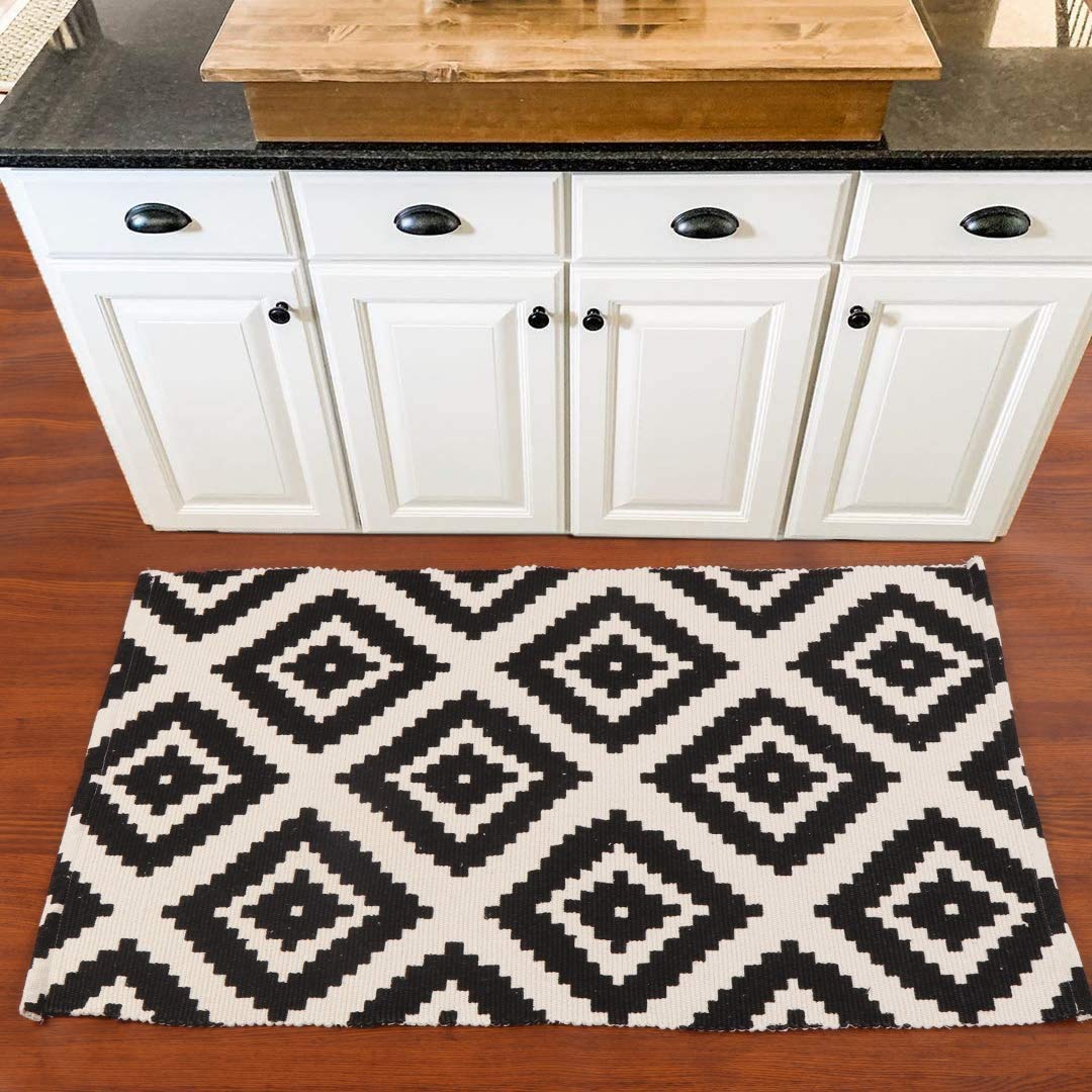Ailsan Black and White Rug Moroccan Plaid Diamond Small Rugs 2x3ft, Cotton Hand-Woven Indoor/Outdoor Area Rugs Farmhouse Front Layered Door Mats Washable Carpet for Porch Kitchen Bathroom